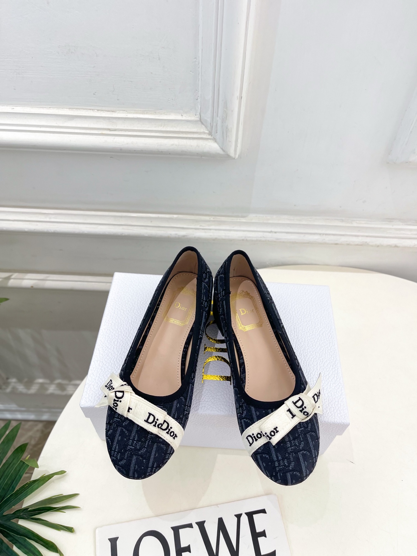 Dior | 迪奥 26𝐬𝐬 🧡💚2026春夏新品 顶级版本⚠️ 专柜主打新款 J'Adior 字母饰带蝴蝶结粗跟 Dior | 迪奥 26𝐬𝐬 🧡💚2026春夏新品 顶级版本⚠️ 专柜主打新款 J'Adior 字母饰带蝴蝶结粗跟