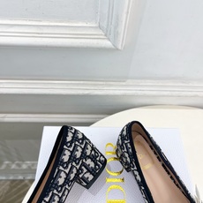 Dior | 迪奥 26𝐬𝐬 🧡💚2026春夏新品 顶级版本⚠️ 专柜主打新款 J'Adior 字母饰带蝴蝶结粗跟 Dior | 迪奥 26𝐬𝐬 🧡💚2026春夏新品 顶级版本⚠️ 专柜主打新款 J'Adior 字母饰带蝴蝶结粗跟