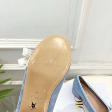 Dior | 迪奥 26𝐬𝐬 🧡💚2026春夏新品 顶级版本⚠️ 专柜主打新款 J'Adior 字母饰带蝴蝶结粗跟 Dior | 迪奥 26𝐬𝐬 🧡💚2026春夏新品 顶级版本⚠️ 专柜主打新款 J'Adior 字母饰带蝴蝶结粗跟