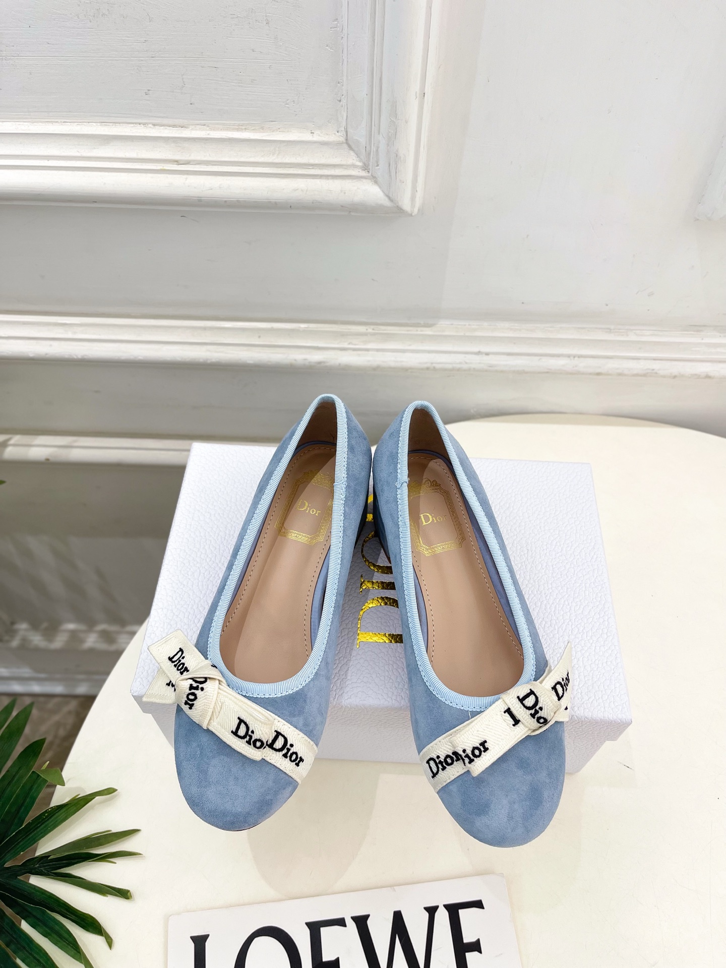 NO:925723,Dior | Dior 26 2026 spring and summer new products, top version, counter flagship new J'Adior letter ribbon bow thick heel ballet shoes, new hard goods, BS purchasing level!  Full of high-end feel!  A popular model among bloggers at home and abroad, it’s retro and fashionable, and your feet look stunning!  The official website's main recommendation★ ━━━━━ t ━━━━━ Original custom-made lambskin/jacquard upper. Lining: imported sheepskin lining. Original Italian leather outsole. Heel height 3.5cm. Shoe size: 35-39 (40 and 41 customizations are not returnable)  No. 2607017, half slippers, dior, dior, sheepskin, Leather soles19860909Dior | 迪奥 26 2026春夏新品 顶级版本 专柜主打新款 J'Adior 字母饰带蝴蝶结粗跟芭蕾舞鞋 硬货上新 BS代购级别！高级感十足！国内外博主刷爆的一款,复古又时髦 上脚美炸了！官网主推款★ ━━━━━ t ━━━━━ 鞋面原版定制小羊皮/提花  内里: 进口羊皮里 大底原版意大利真皮大底 跟高3.5cm 鞋码: 35-39（40、41定制不退换） 编号2607017,半拖单鞋,dior,dior,sheepskin,Leather soles,Women's Shoes