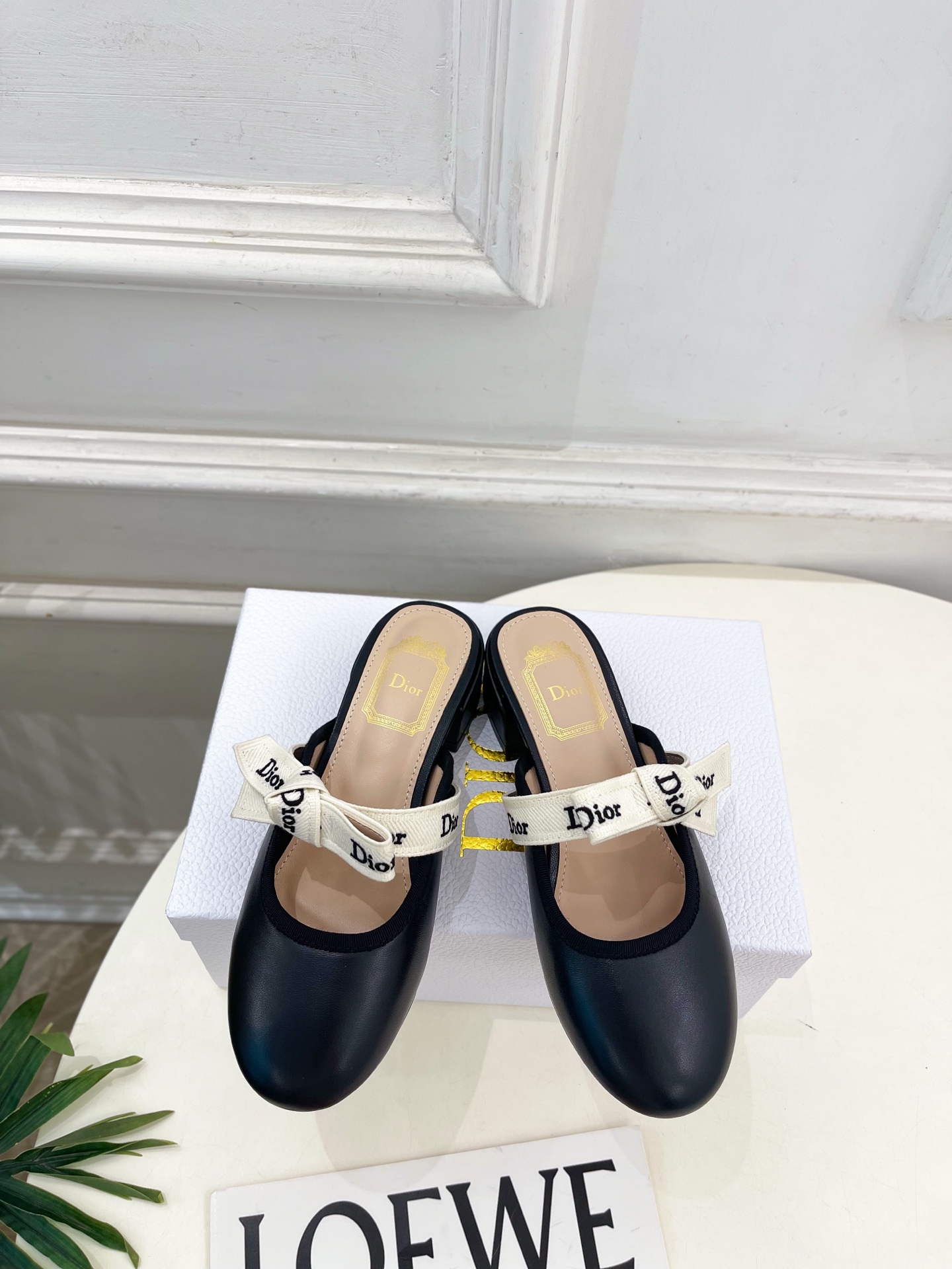 Dior | 迪奥 26𝐬𝐬 🧡💚2026春夏新品 顶级版本⚠️ 专柜主打新款 J'Adior 字母饰带蝴蝶结粗跟 Dior | 迪奥 26𝐬𝐬 🧡💚2026春夏新品 顶级版本⚠️ 专柜主打新款 J'Adior 字母饰带蝴蝶结粗跟