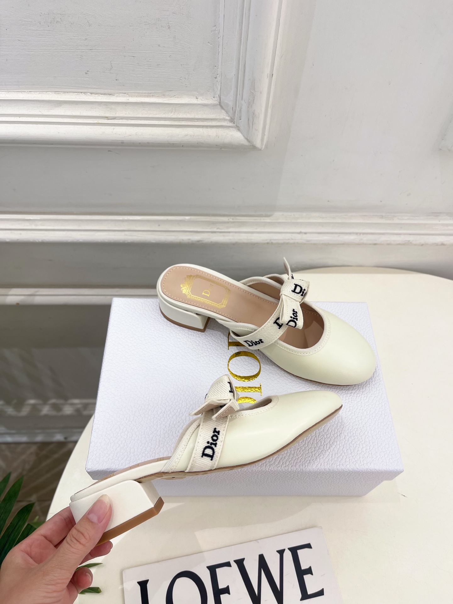 Dior | 迪奥 26𝐬𝐬 🧡💚2026春夏新品 顶级版本⚠️ 专柜主打新款 J'Adior 字母饰带蝴蝶结粗跟 Dior | 迪奥 26𝐬𝐬 🧡💚2026春夏新品 顶级版本⚠️ 专柜主打新款 J'Adior 字母饰带蝴蝶结粗跟