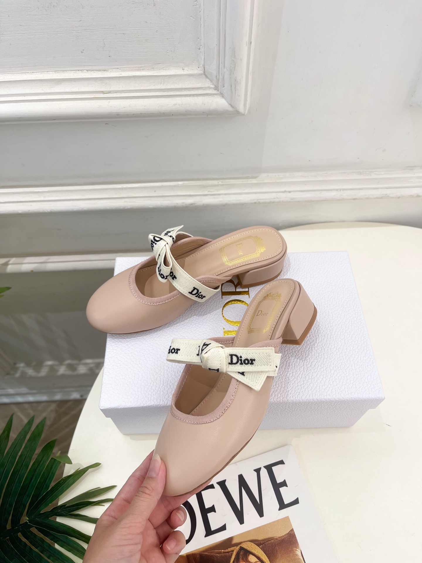 Dior | 迪奥 26𝐬𝐬 🧡💚2026春夏新品 顶级版本⚠️ 专柜主打新款 J'Adior 字母饰带蝴蝶结粗跟 Dior | 迪奥 26𝐬𝐬 🧡💚2026春夏新品 顶级版本⚠️ 专柜主打新款 J'Adior 字母饰带蝴蝶结粗跟