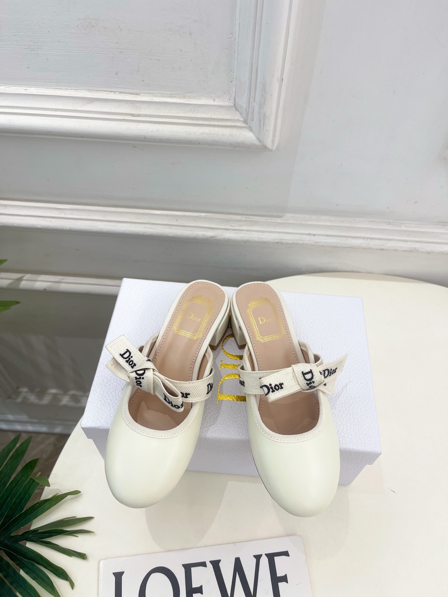 Dior | 迪奥 26𝐬𝐬 🧡💚2026春夏新品 顶级版本⚠️ 专柜主打新款 J'Adior 字母饰带蝴蝶结粗跟 Dior | 迪奥 26𝐬𝐬 🧡💚2026春夏新品 顶级版本⚠️ 专柜主打新款 J'Adior 字母饰带蝴蝶结粗跟