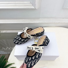 Dior | 迪奥 26𝐬𝐬 🧡💚2026春夏新品 顶级版本⚠️ 专柜主打新款 J'Adior 字母饰带蝴蝶结粗跟 Dior | 迪奥 26𝐬𝐬 🧡💚2026春夏新品 顶级版本⚠️ 专柜主打新款 J'Adior 字母饰带蝴蝶结粗跟