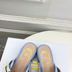 Dior | 迪奥 26𝐬𝐬 🧡💚2026春夏新品 顶级版本⚠️ 专柜主打新款 J'Adior 字母饰带蝴蝶结粗跟 Dior | 迪奥 26𝐬𝐬 🧡💚2026春夏新品 顶级版本⚠️ 专柜主打新款 J'Adior 字母饰带蝴蝶结粗跟