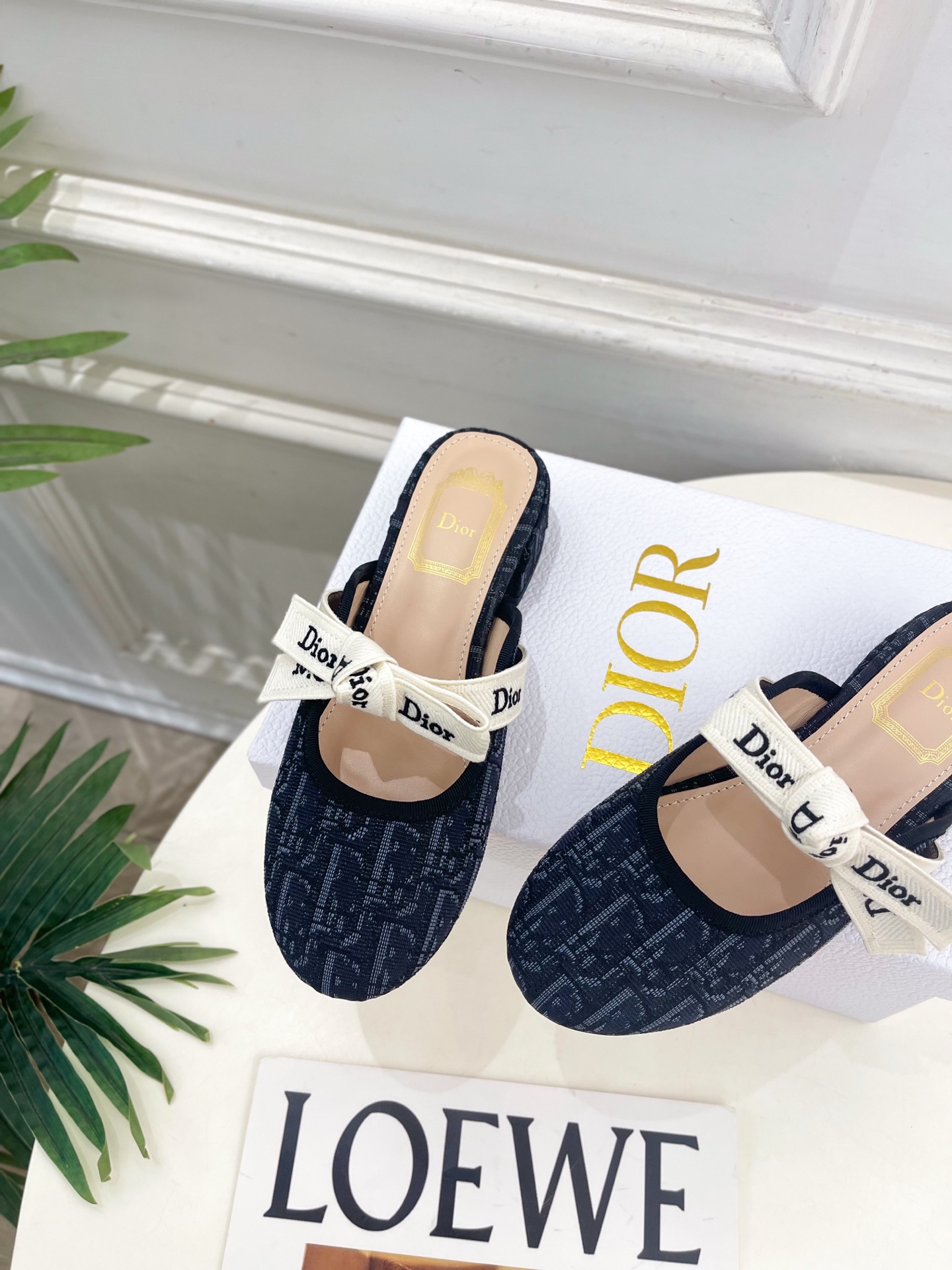 Dior | 迪奥 26𝐬𝐬 🧡💚2026春夏新品 顶级版本⚠️ 专柜主打新款 J'Adior 字母饰带蝴蝶结粗跟 Dior | 迪奥 26𝐬𝐬 🧡💚2026春夏新品 顶级版本⚠️ 专柜主打新款 J'Adior 字母饰带蝴蝶结粗跟