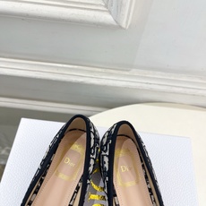 Dior | 迪奥 26𝐬𝐬 🧡💚2026春夏新品 顶级版本⚠️ 专柜主打新款 CD珍珠蝴蝶结圆头粗跟芭蕾舞鞋 硬 Dior | 迪奥 26𝐬𝐬 🧡💚2026春夏新品 顶级版本⚠️ 专柜主打新款 CD珍珠蝴蝶结圆头粗跟芭蕾舞鞋 硬