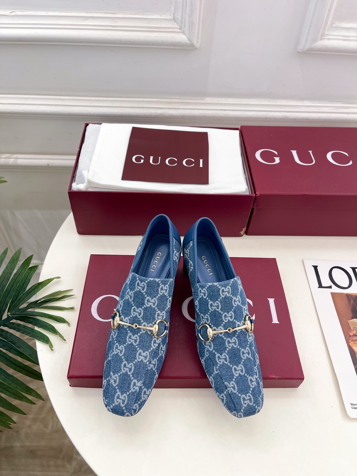 NO:925668,Gucci | Gucci 26 G’s main series is finally released, and the products are worth looking forward to!  Original classic, create new design, 2026 spring and summer new product, classic horsebit presbyopic deep-mouth high heels, purchasing agent level!  Full of high-end feel!  A favorite among bloggers at home and abroad, it is retro and fashionable, easy to wear and looks great on your feet!  BS official website mainly recommends, new colors are constantly updated ━━━━━ t ━━━━━ Upper highly customized imported GG canvas/calfskin Lining: imported sheepskin lining Outsole Italian imported genuine leather outsole Heel height 6cm/10cm Shoe size: 35-39 (40.41.42 can be customized)  No. 2607048, high heels, gucci, gucci, gucci, high heels, cowhide, sheepskin, Leather soles19860909Gucci | 古驰 26  G家 主打系列终于面世,狠货值得期待！原有的经典 创造新设计 2026春夏新品 经典马衔扣老花深口高跟鞋 代购级别！高级感十足！国内外博主刷爆的一款,复古又时髦 穿搭简便 上脚美炸了！BS官网主推,新色持续更新 ━━━━━ t ━━━━━ 鞋面高定制进口GG帆布/小牛皮  内里: 进口羊皮里 大底意大利进口真皮大底 跟高6cm/10cm 鞋码: 35-39（40.41.42可定制）  编号2607048,高跟鞋单鞋,gucci,gucci,gucci,high heels,cowhide,sheepskin,Leather soles,Women's Shoes