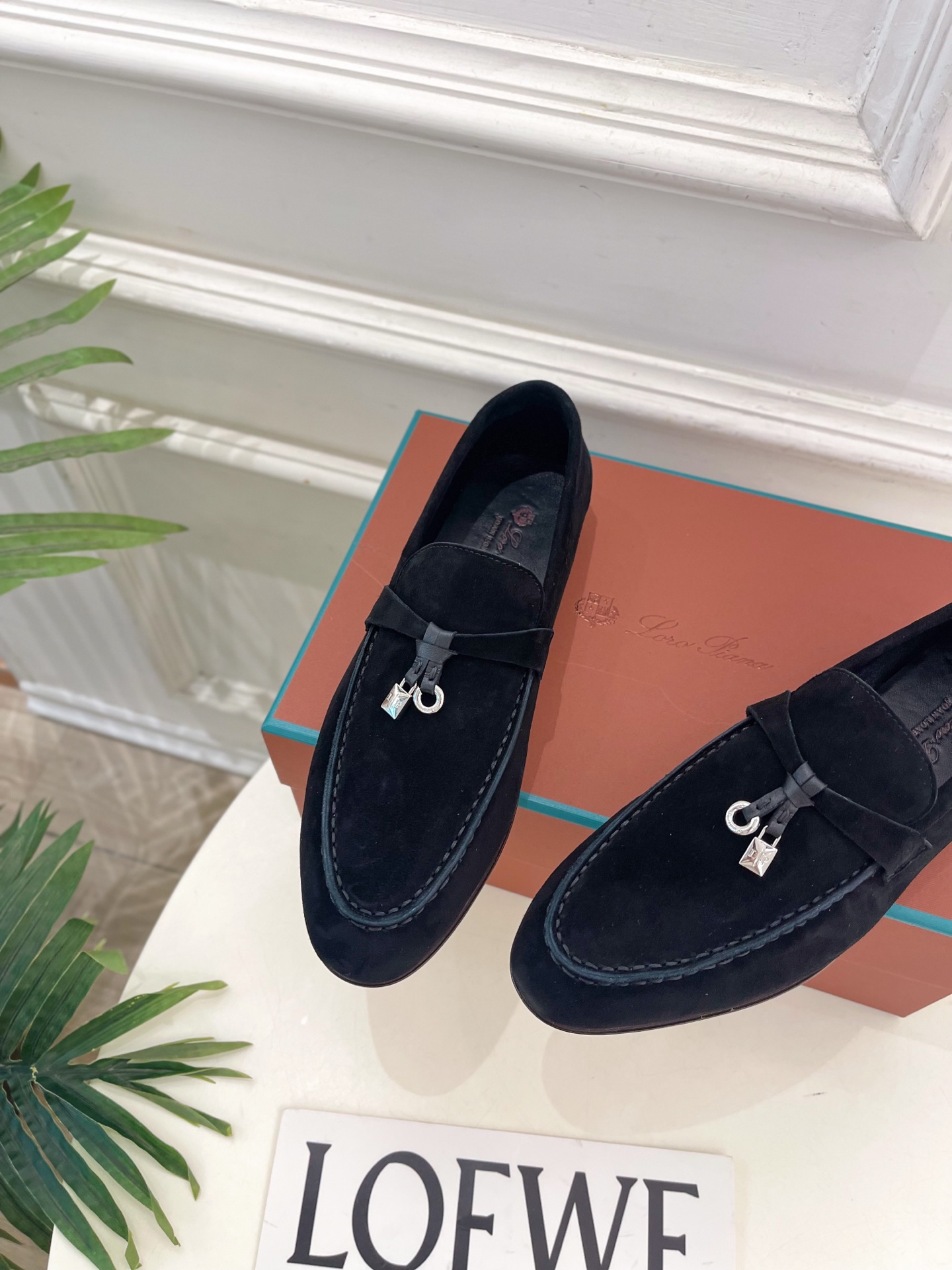 Loro Piana 乐悠翩雅 代购级别⚠️2026春夏新品 经典锁扣复古老钱风乐福鞋 ————————— LP是意大利 Loro Piana 乐悠翩雅 代购级别⚠️2026春夏新品 经典锁扣复古老钱风乐福鞋 ————————— LP是意大利