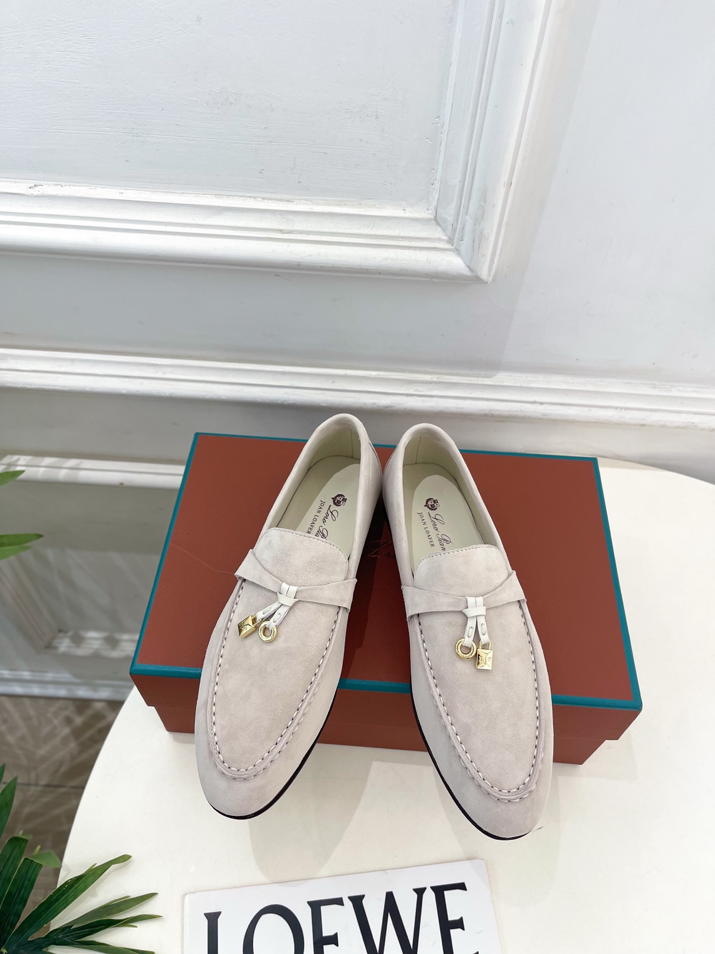 Loro Piana 乐悠翩雅 代购级别⚠️2026春夏新品 经典锁扣复古老钱风乐福鞋 ————————— LP是意大利 Loro Piana 乐悠翩雅 代购级别⚠️2026春夏新品 经典锁扣复古老钱风乐福鞋 ————————— LP是意大利