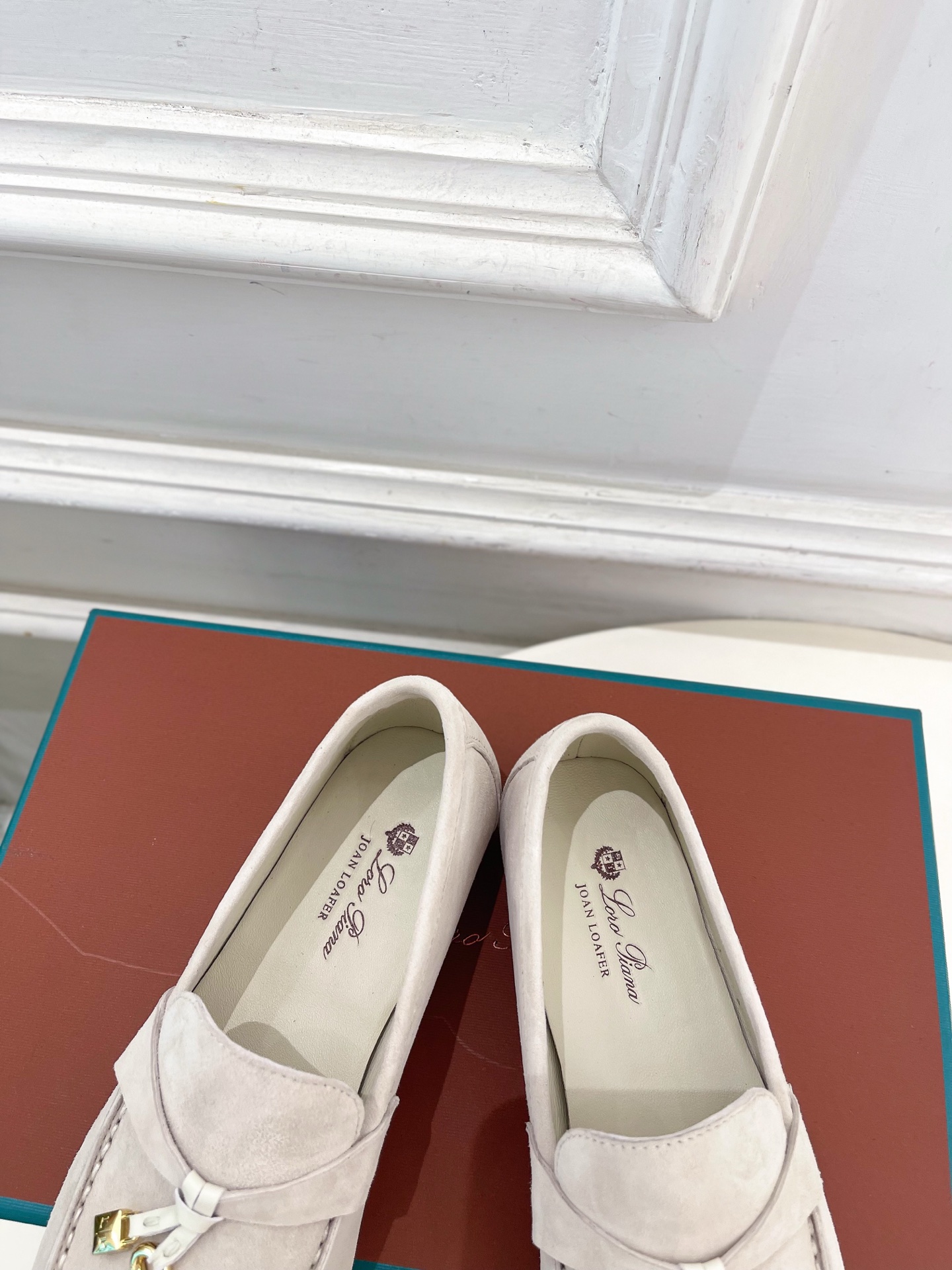 Loro Piana 乐悠翩雅 代购级别⚠️2026春夏新品 经典锁扣复古老钱风乐福鞋 ————————— LP是意大利 Loro Piana 乐悠翩雅 代购级别⚠️2026春夏新品 经典锁扣复古老钱风乐福鞋 ————————— LP是意大利