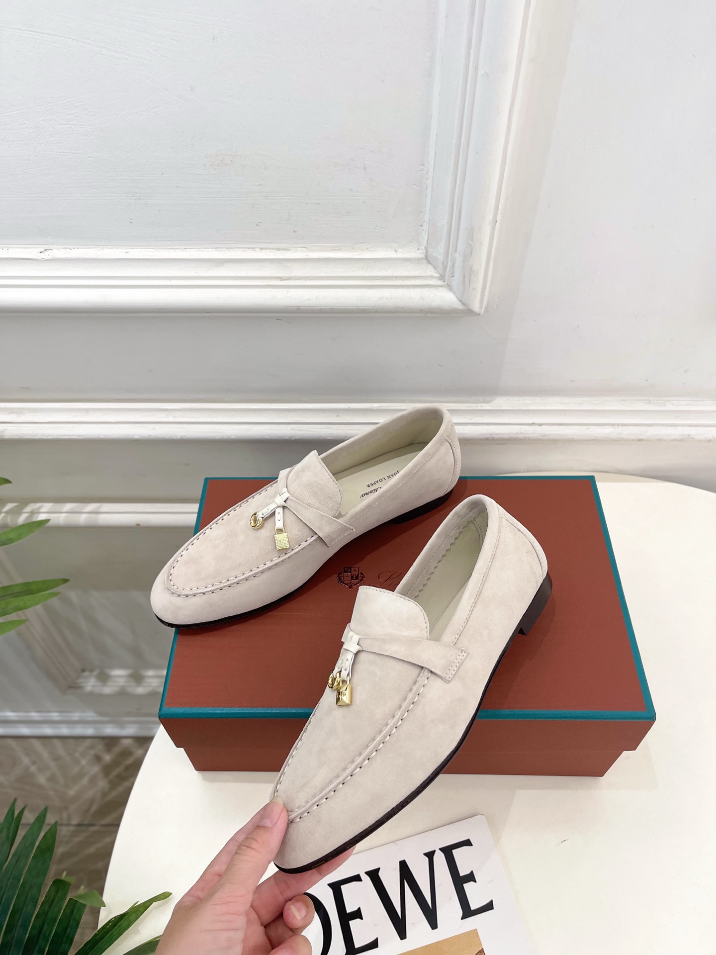 Loro Piana 乐悠翩雅 代购级别⚠️2026春夏新品 经典锁扣复古老钱风乐福鞋 ————————— LP是意大利 Loro Piana 乐悠翩雅 代购级别⚠️2026春夏新品 经典锁扣复古老钱风乐福鞋 ————————— LP是意大利