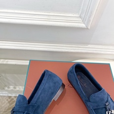 Loro Piana 乐悠翩雅 代购级别⚠️2026春夏新品 经典锁扣复古老钱风乐福鞋 ————————— LP是意大利 Loro Piana 乐悠翩雅 代购级别⚠️2026春夏新品 经典锁扣复古老钱风乐福鞋 ————————— LP是意大利
