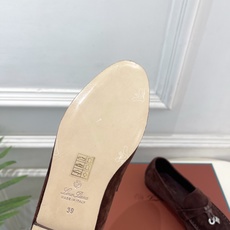 Loro Piana 乐悠翩雅 代购级别⚠️2026春夏新品 经典锁扣复古老钱风乐福鞋 ————————— LP是意大利 Loro Piana 乐悠翩雅 代购级别⚠️2026春夏新品 经典锁扣复古老钱风乐福鞋 ————————— LP是意大利