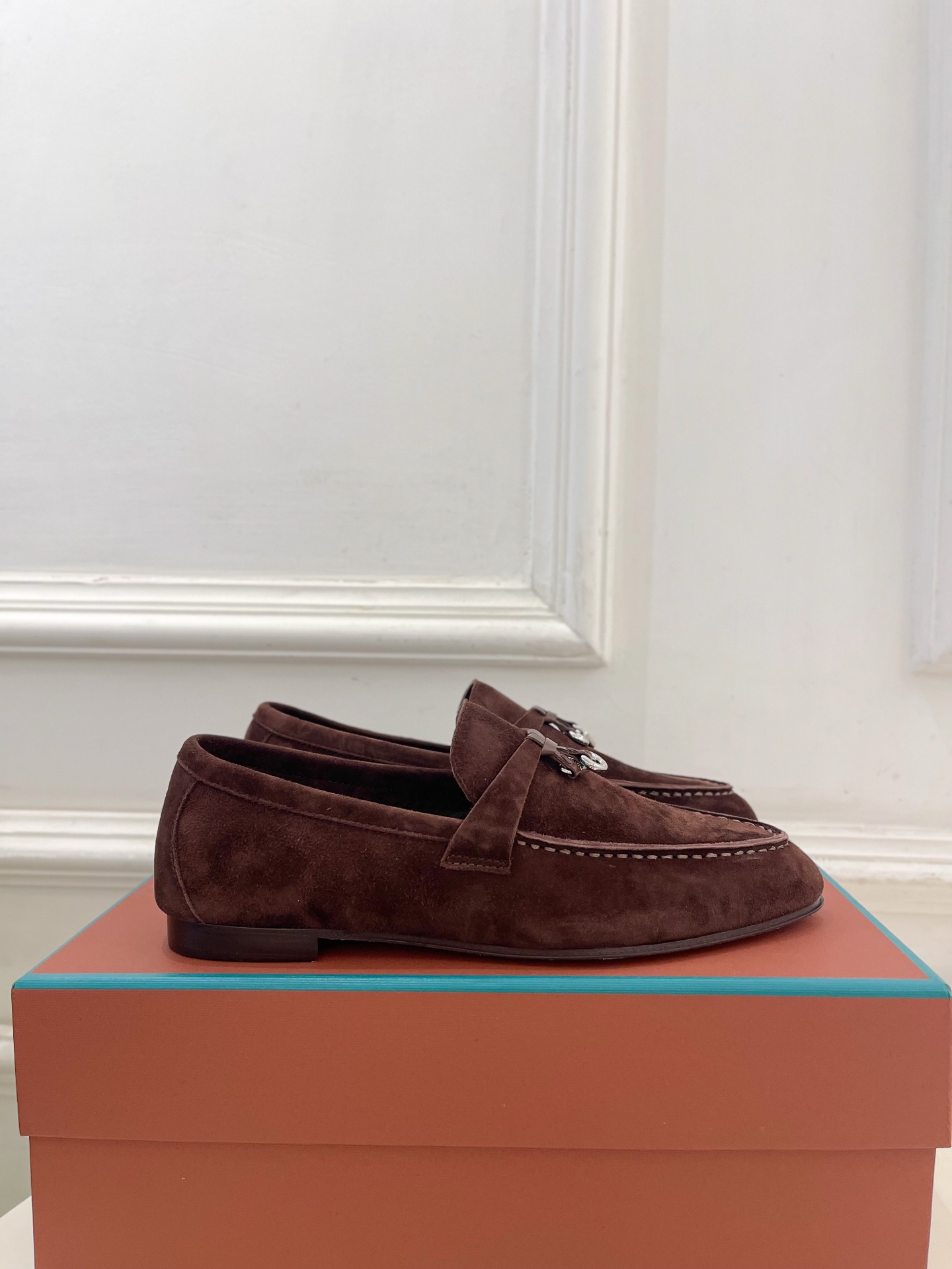 Loro Piana 乐悠翩雅 代购级别⚠️2026春夏新品 经典锁扣复古老钱风乐福鞋 ————————— LP是意大利 Loro Piana 乐悠翩雅 代购级别⚠️2026春夏新品 经典锁扣复古老钱风乐福鞋 ————————— LP是意大利