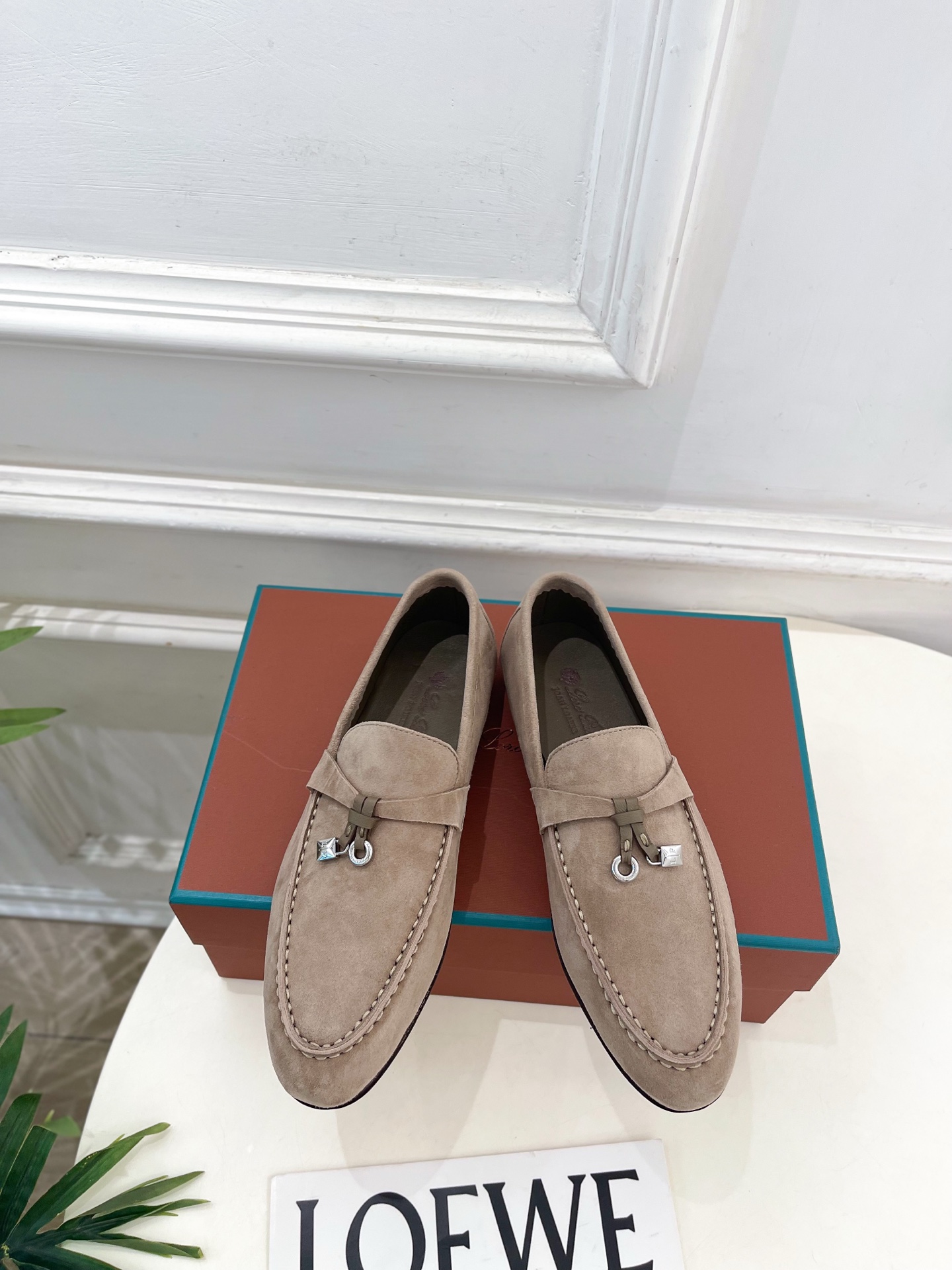 Loro Piana 乐悠翩雅 代购级别⚠️2026春夏新品 经典锁扣复古老钱风乐福鞋 ————————— LP是意大利 Loro Piana 乐悠翩雅 代购级别⚠️2026春夏新品 经典锁扣复古老钱风乐福鞋 ————————— LP是意大利