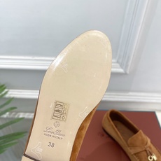 Loro Piana 乐悠翩雅 代购级别⚠️2026春夏新品 经典锁扣复古老钱风乐福鞋 ————————— LP是意大利 Loro Piana 乐悠翩雅 代购级别⚠️2026春夏新品 经典锁扣复古老钱风乐福鞋 ————————— LP是意大利