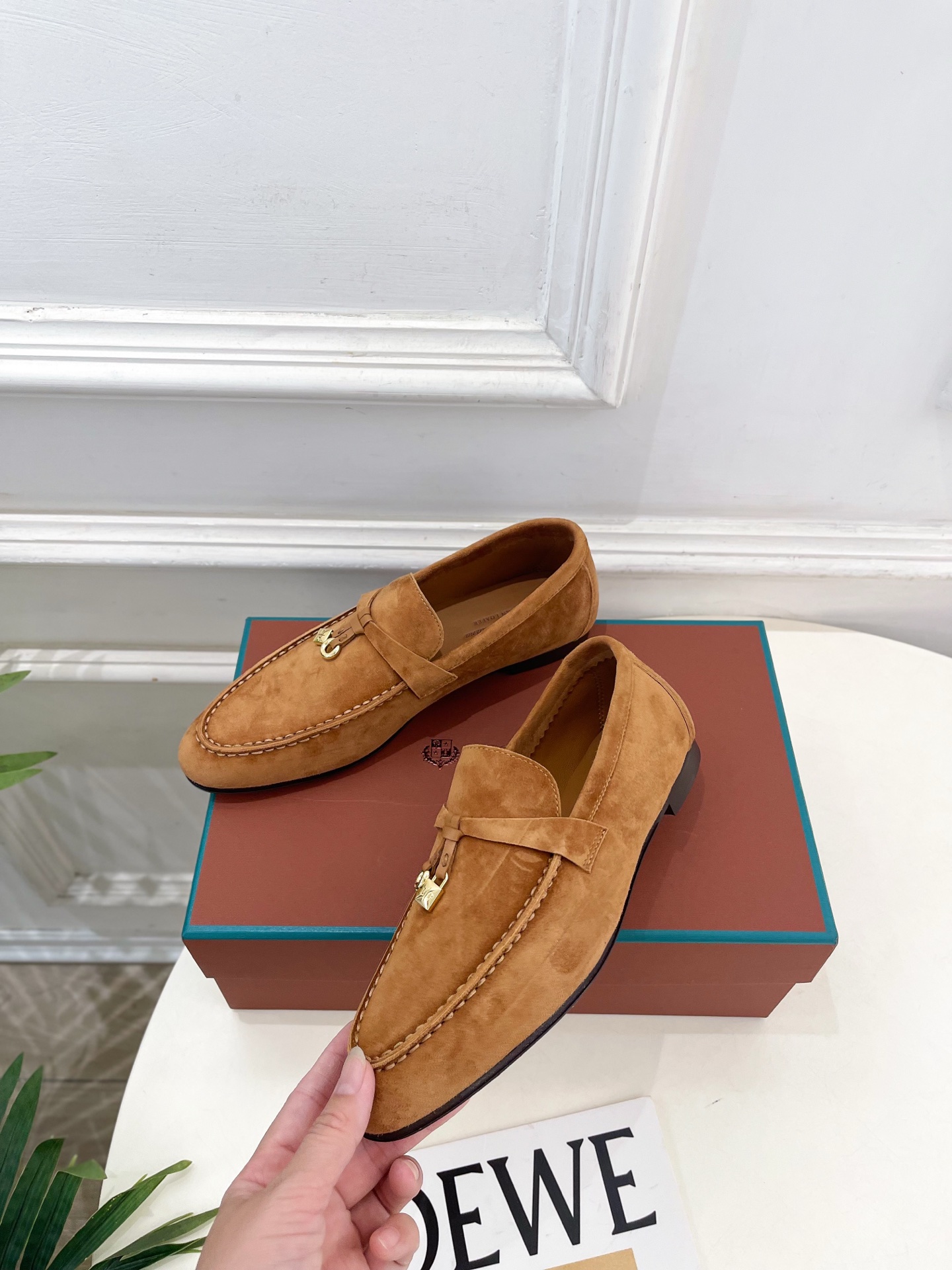 Loro Piana 乐悠翩雅 代购级别⚠️2026春夏新品 经典锁扣复古老钱风乐福鞋 ————————— LP是意大利 Loro Piana 乐悠翩雅 代购级别⚠️2026春夏新品 经典锁扣复古老钱风乐福鞋 ————————— LP是意大利