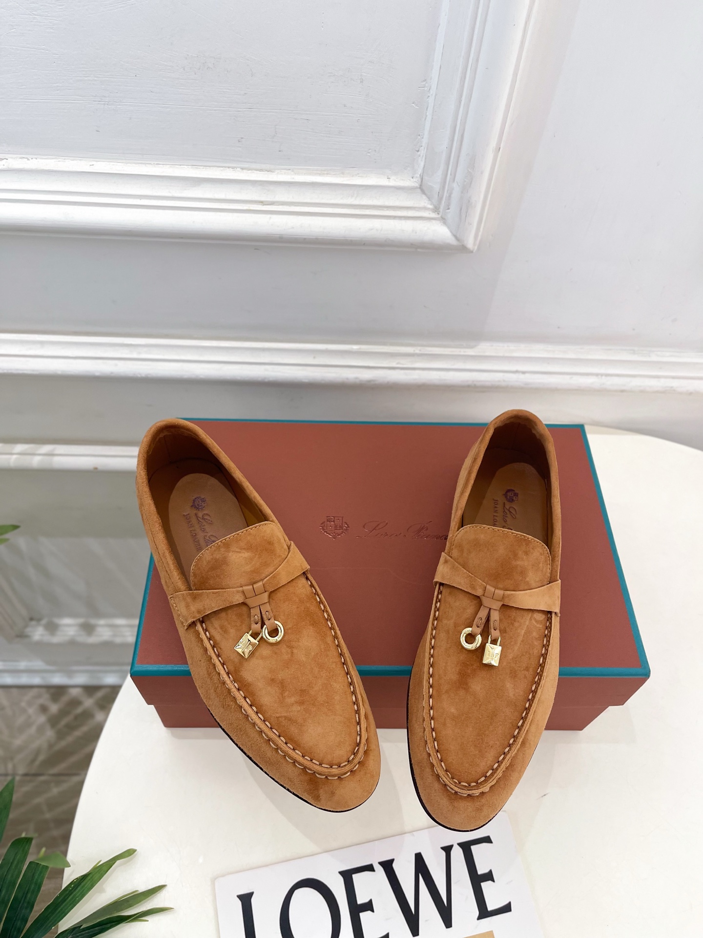Loro Piana 乐悠翩雅 代购级别⚠️2026春夏新品 经典锁扣复古老钱风乐福鞋 ————————— LP是意大利 Loro Piana 乐悠翩雅 代购级别⚠️2026春夏新品 经典锁扣复古老钱风乐福鞋 ————————— LP是意大利