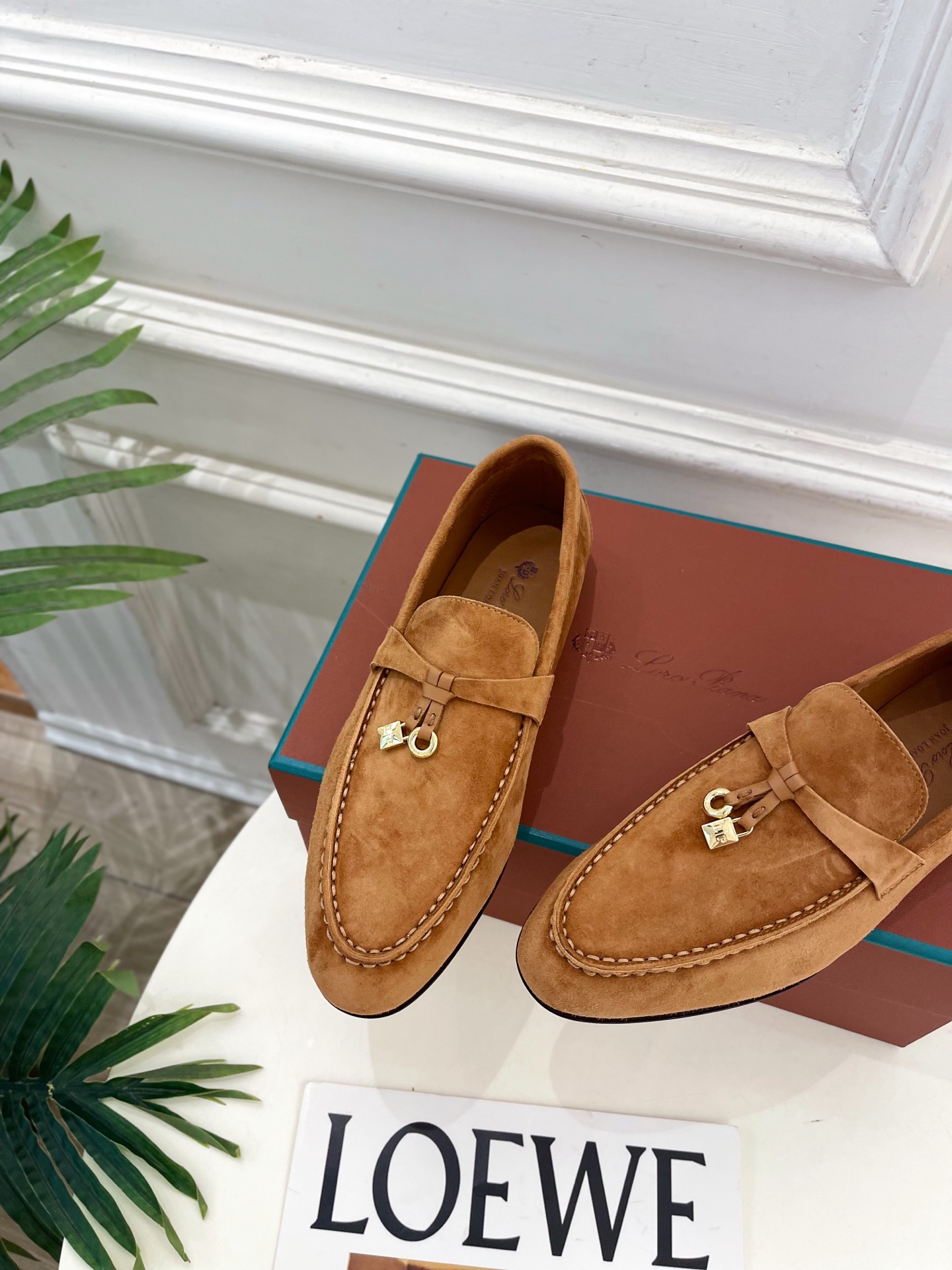 Loro Piana 乐悠翩雅 代购级别⚠️2026春夏新品 经典锁扣复古老钱风乐福鞋 ————————— LP是意大利 Loro Piana 乐悠翩雅 代购级别⚠️2026春夏新品 经典锁扣复古老钱风乐福鞋 ————————— LP是意大利