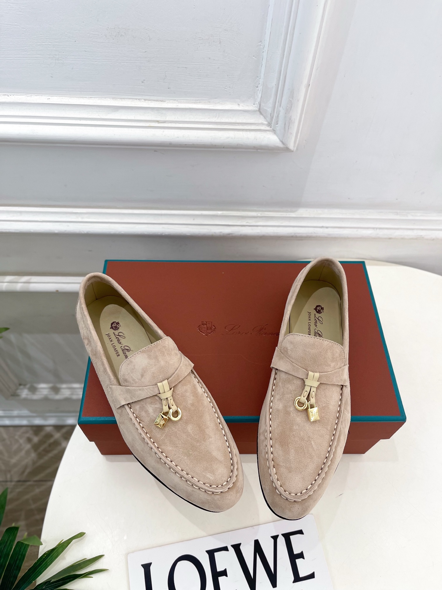 Loro Piana 乐悠翩雅 代购级别⚠️2026春夏新品 经典锁扣复古老钱风乐福鞋 ————————— LP是意大利 Loro Piana 乐悠翩雅 代购级别⚠️2026春夏新品 经典锁扣复古老钱风乐福鞋 ————————— LP是意大利
