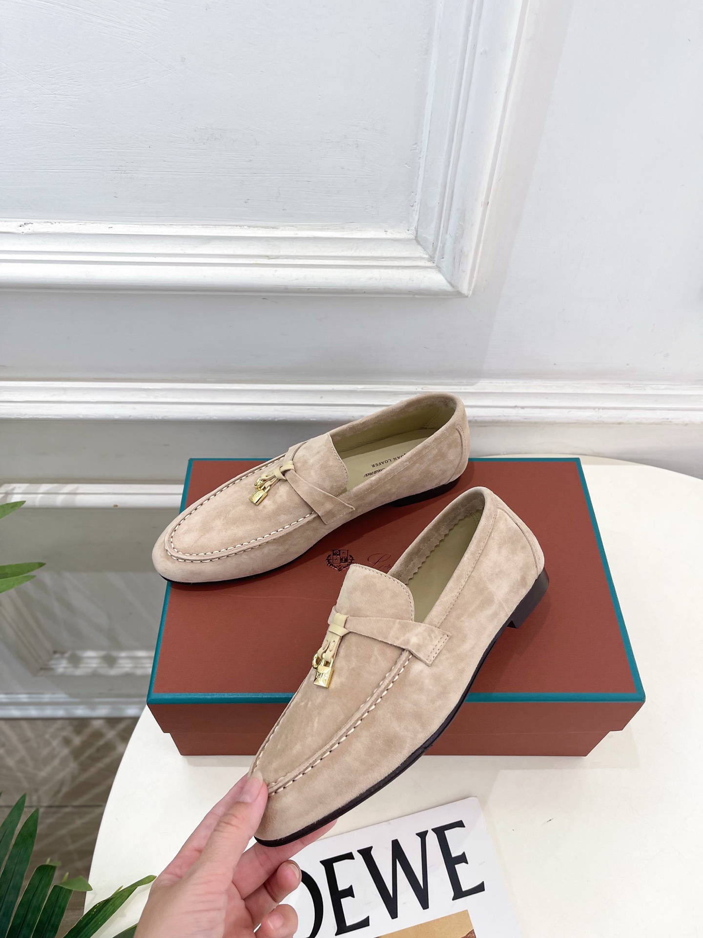 Loro Piana 乐悠翩雅 代购级别⚠️2026春夏新品 经典锁扣复古老钱风乐福鞋 ————————— LP是意大利 Loro Piana 乐悠翩雅 代购级别⚠️2026春夏新品 经典锁扣复古老钱风乐福鞋 ————————— LP是意大利