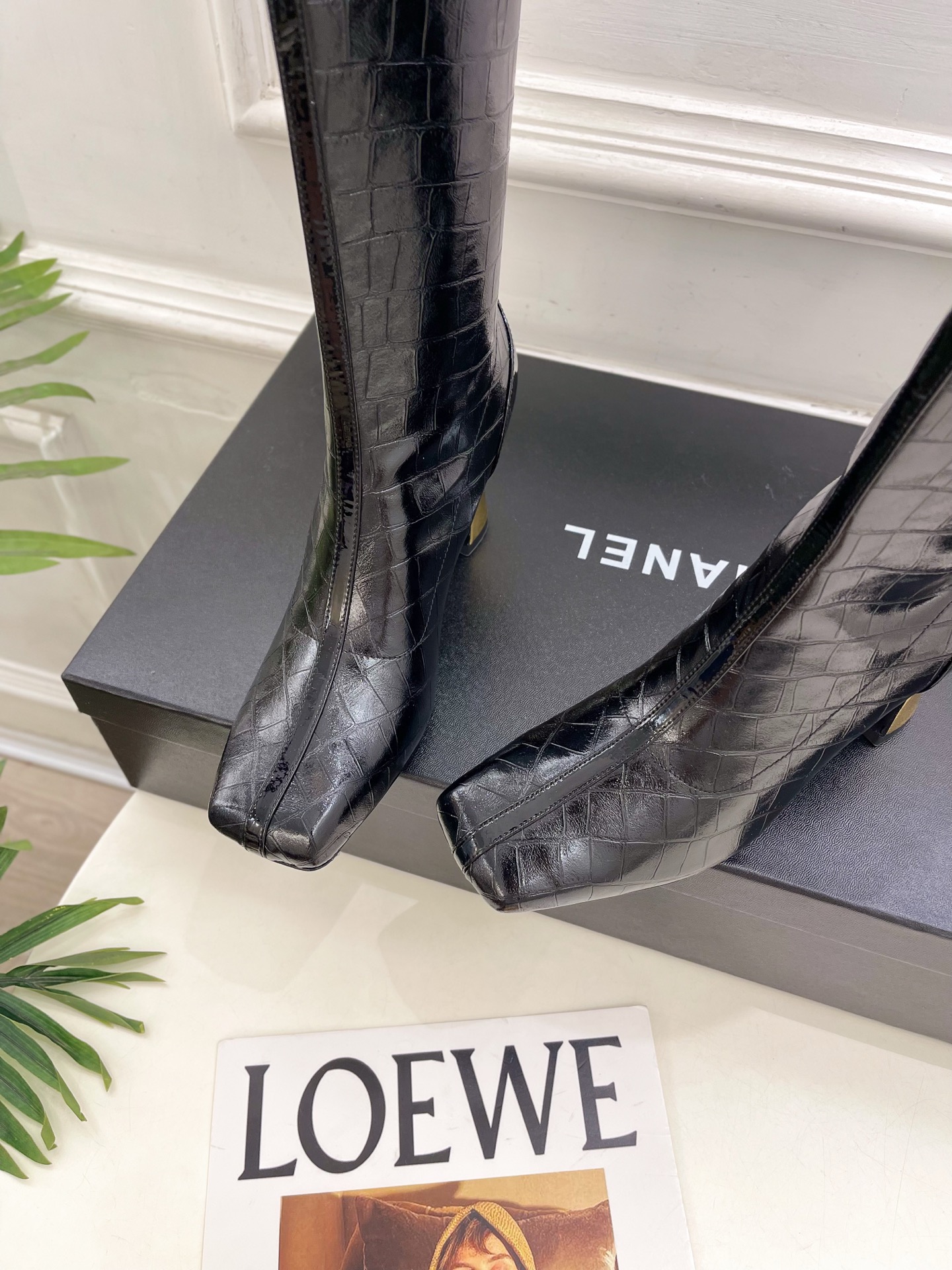 𝐂𝐇𝐀𝐍𝐄𝐋 | 小香 26𝐬𝐬 🦋2026 秋冬新品 专柜经典走秀款 小香双C拼色方头金属高跟长靴 系列上新〰 𝐂𝐇𝐀𝐍𝐄𝐋 | 小香 26𝐬𝐬 🦋2026 秋冬新品 专柜经典走秀款 小香双C拼色方头金属高跟长靴 系列上新〰