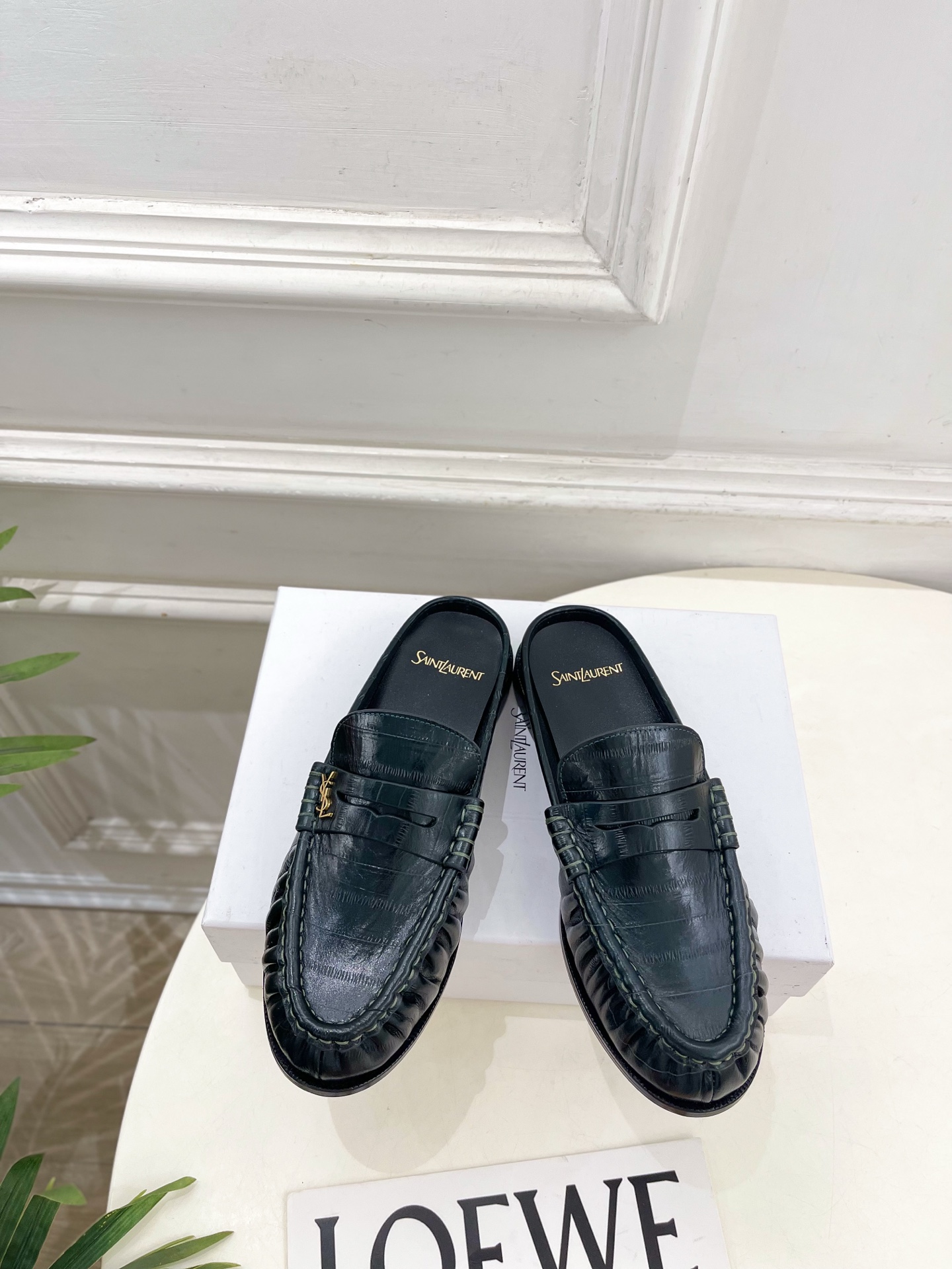 SAIN*LAURENT  圣罗兰  26𝐬𝐬  ☘️2026春夏新品YSL褶皱情侣款乐福半拖鞋 上新☑️ ——————