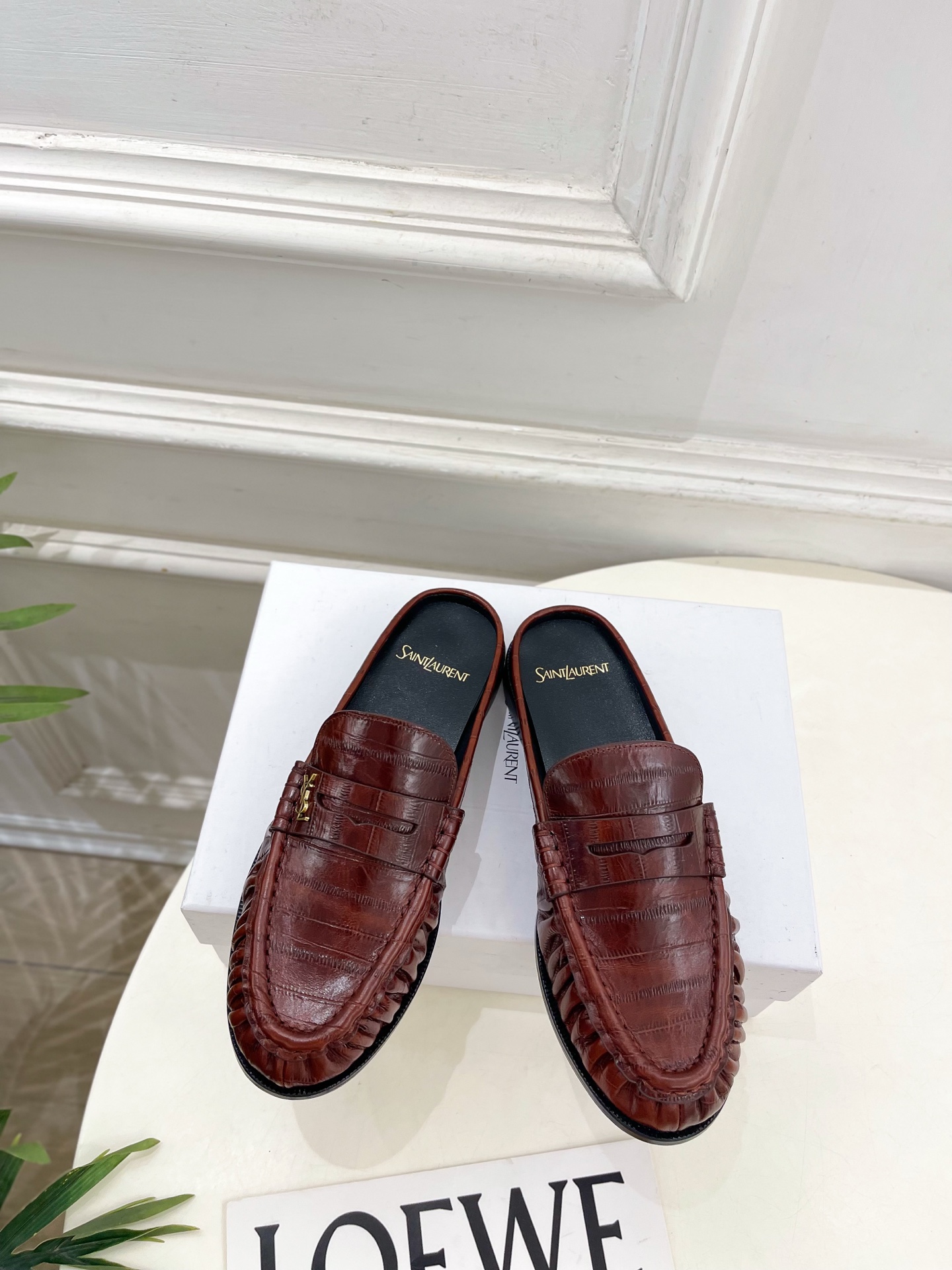 SAIN*LAURENT  圣罗兰  26𝐬𝐬  ☘️2026春夏新品YSL褶皱情侣款乐福半拖鞋 上新☑️ ——————