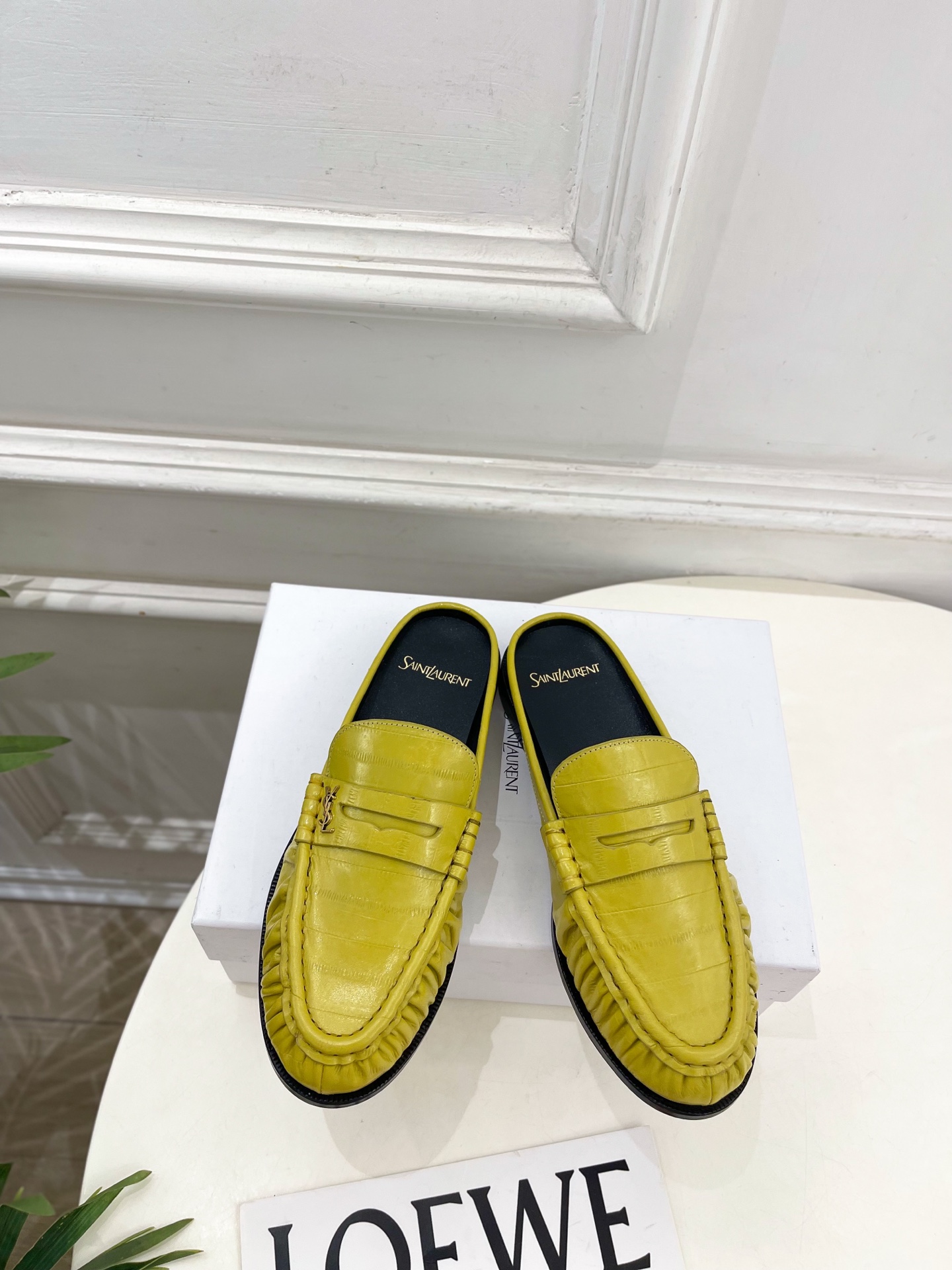 SAIN*LAURENT  圣罗兰  26𝐬𝐬  ☘️2026春夏新品YSL褶皱情侣款乐福半拖鞋 上新☑️ ——————