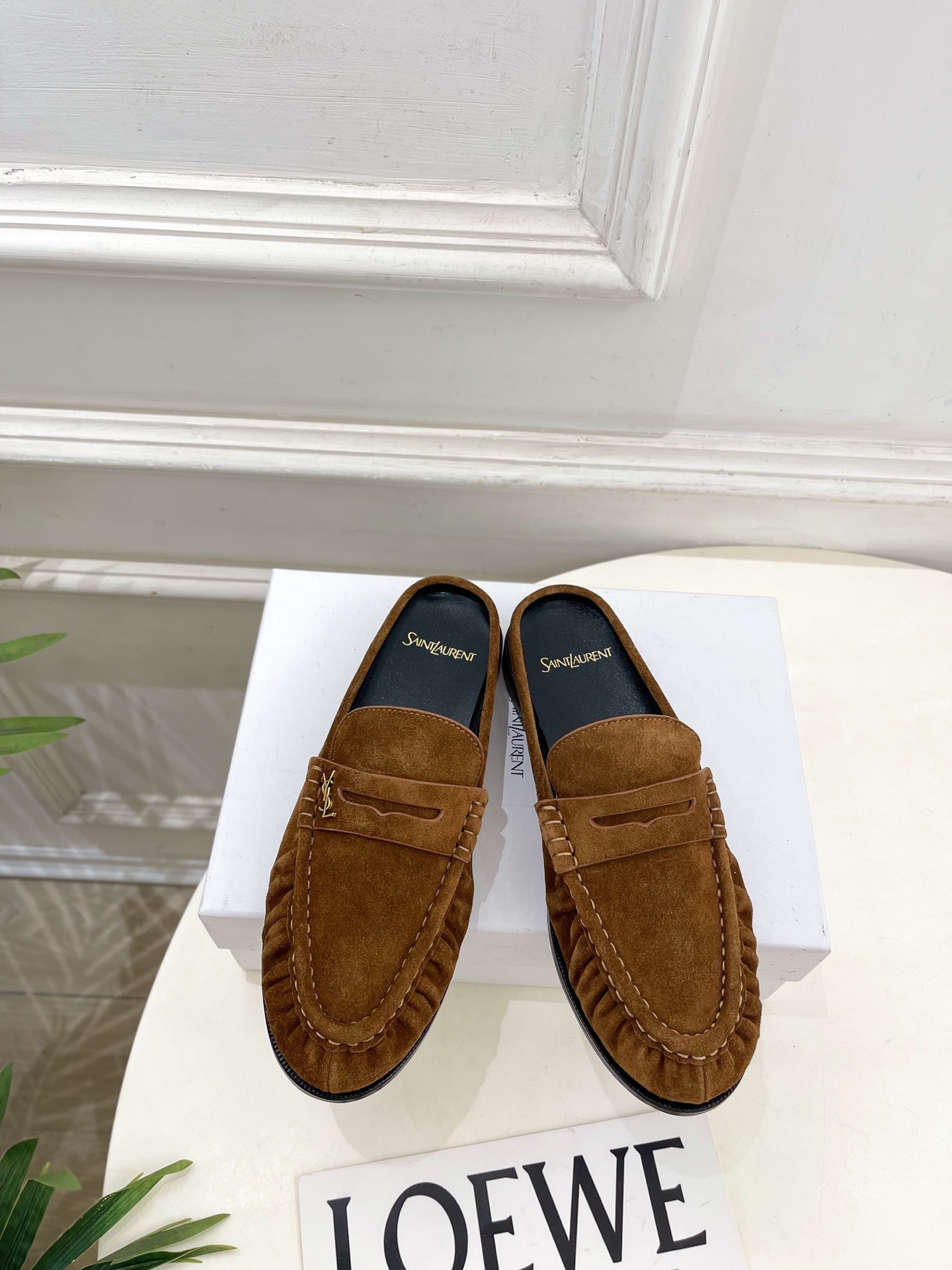 SAIN*LAURENT  圣罗兰  26𝐬𝐬  ☘️2026春夏新品YSL褶皱情侣款乐福半拖鞋 上新☑️ ——————