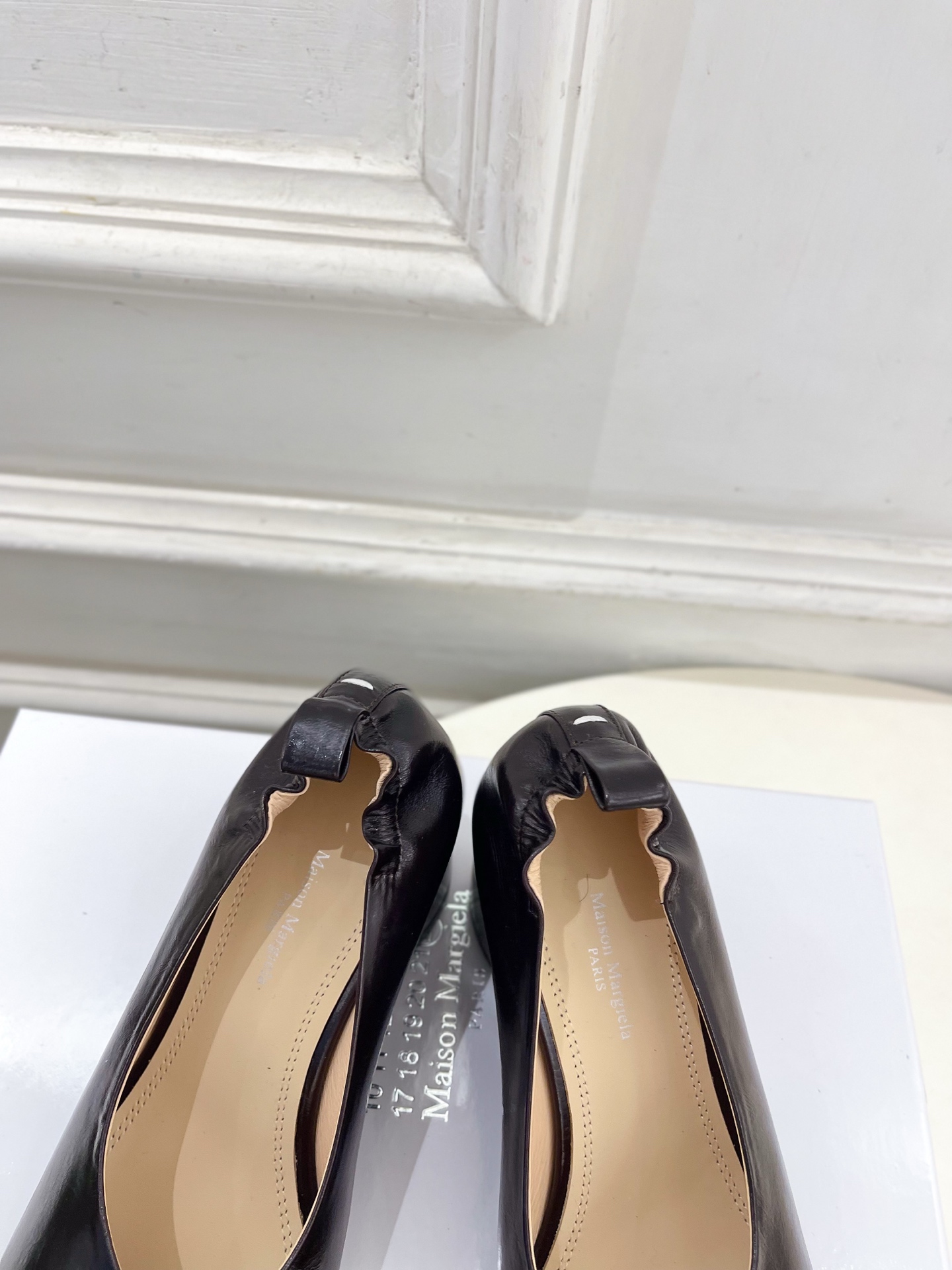 Maison Margiela· 马吉拉26𝐬𝐬  2026春夏新品MM6 复古分趾坡跟单鞋 凉鞋 ———————— M
