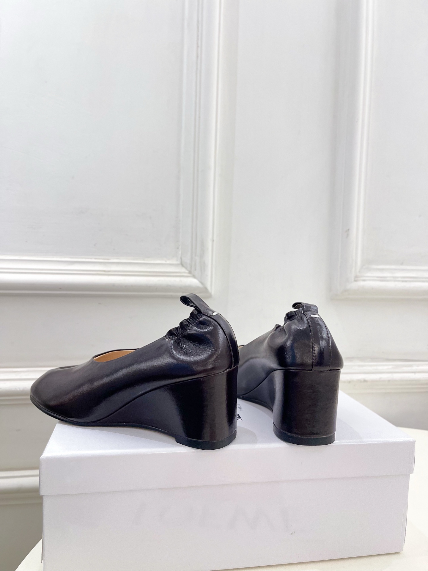 Maison Margiela· 马吉拉26𝐬𝐬  2026春夏新品MM6 复古分趾坡跟单鞋 凉鞋 ———————— M