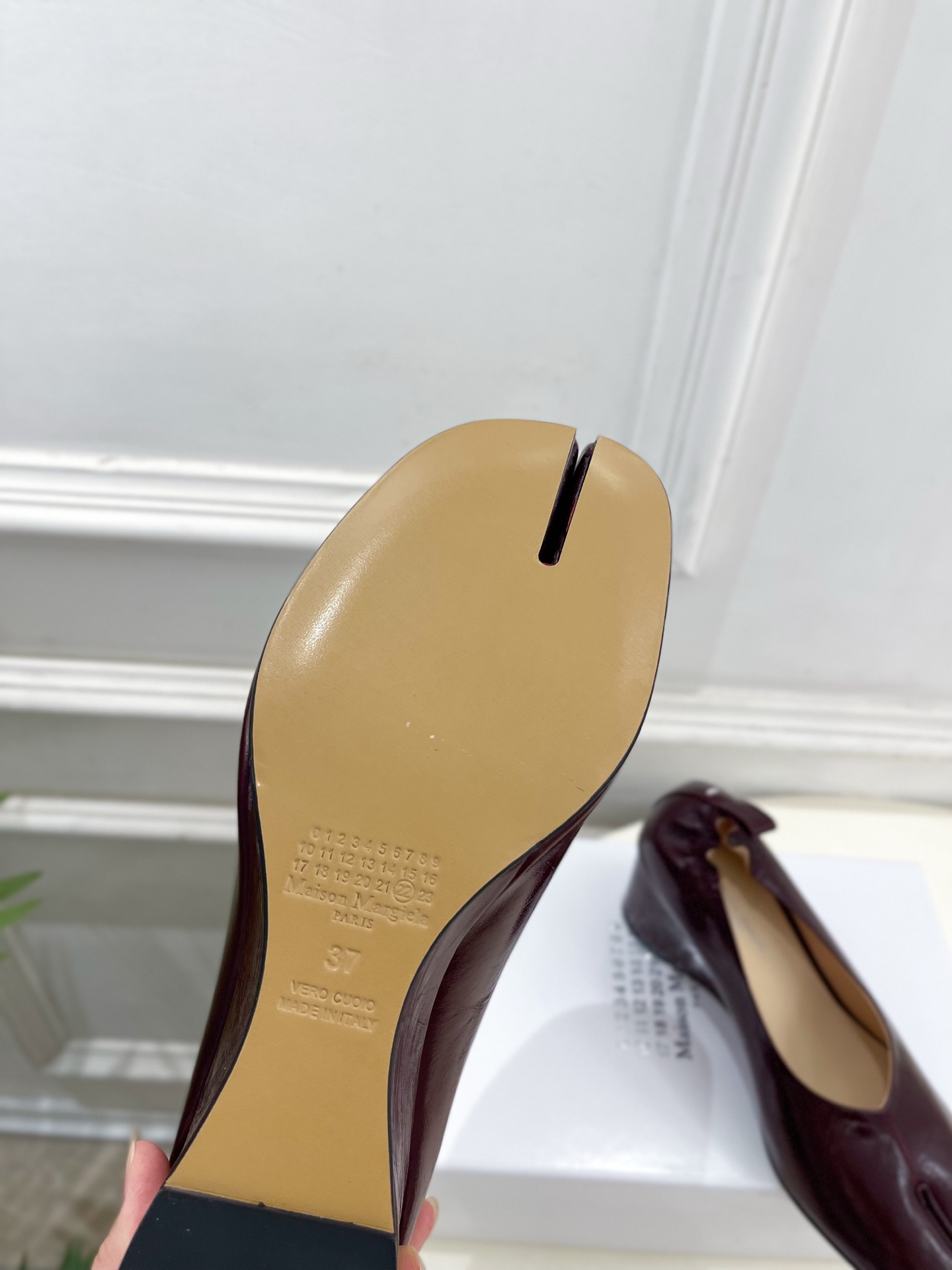 Maison Margiela· 马吉拉26𝐬𝐬 2026春夏新品MM6 复古分趾坡跟单鞋 凉鞋 ———————— M Maison Margiela· 马吉拉26𝐬𝐬 2026春夏新品MM6 复古分趾坡跟单鞋 凉鞋 ———————— M