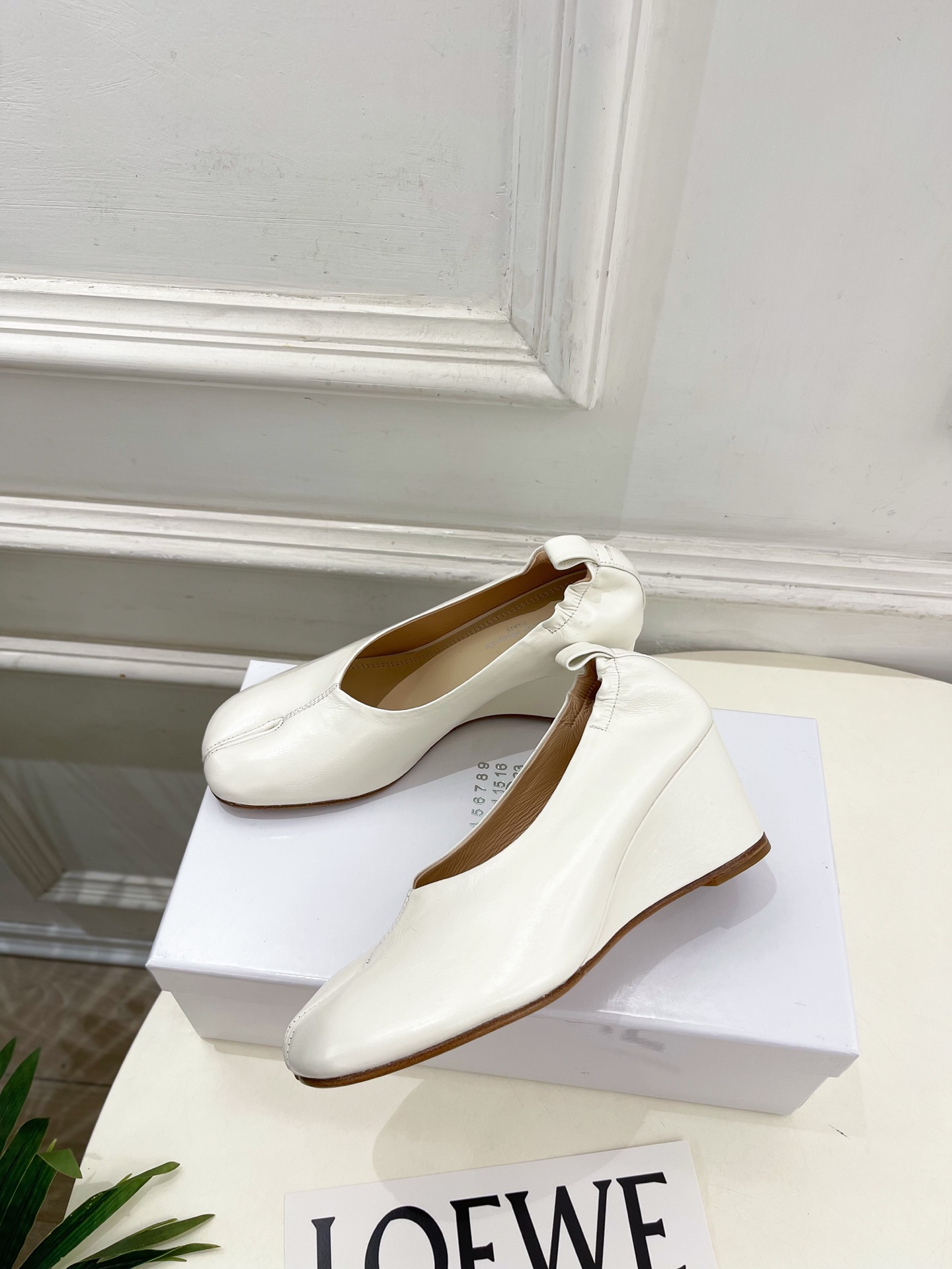 Maison Margiela· 马吉拉26𝐬𝐬 2026春夏新品MM6 复古分趾坡跟单鞋 凉鞋 ———————— M Maison Margiela· 马吉拉26𝐬𝐬 2026春夏新品MM6 复古分趾坡跟单鞋 凉鞋 ———————— M