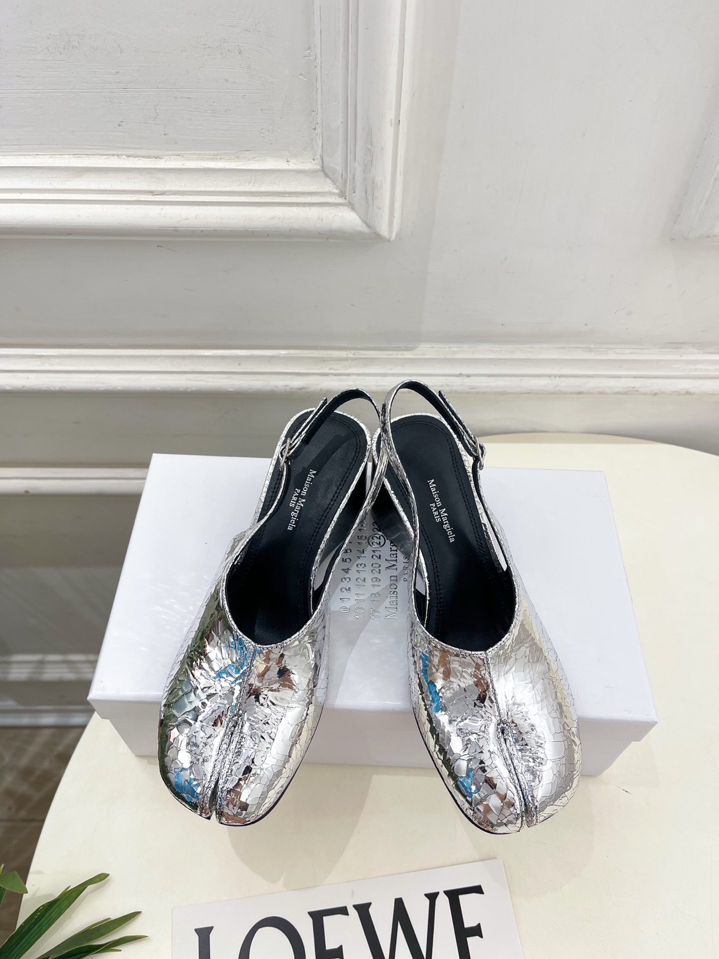 Maison Margiela· 马吉拉26𝐬𝐬 2026春夏新品MM6 复古分趾坡跟单鞋 凉鞋 ———————— M Maison Margiela· 马吉拉26𝐬𝐬 2026春夏新品MM6 复古分趾坡跟单鞋 凉鞋 ———————— M