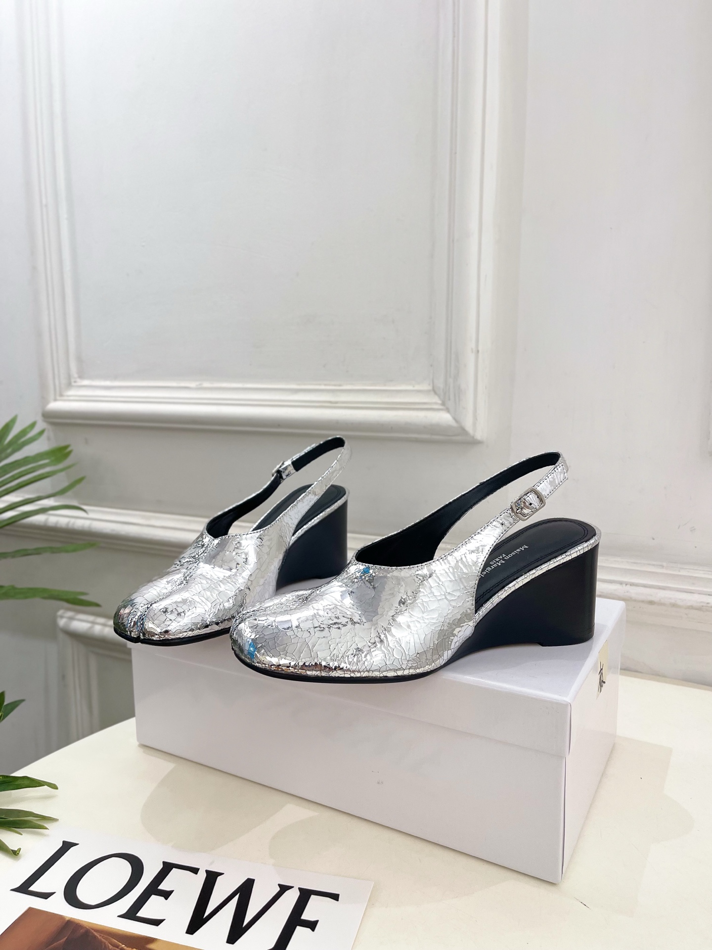 Maison Margiela· 马吉拉26𝐬𝐬  2026春夏新品MM6 复古分趾坡跟单鞋 凉鞋 ———————— M