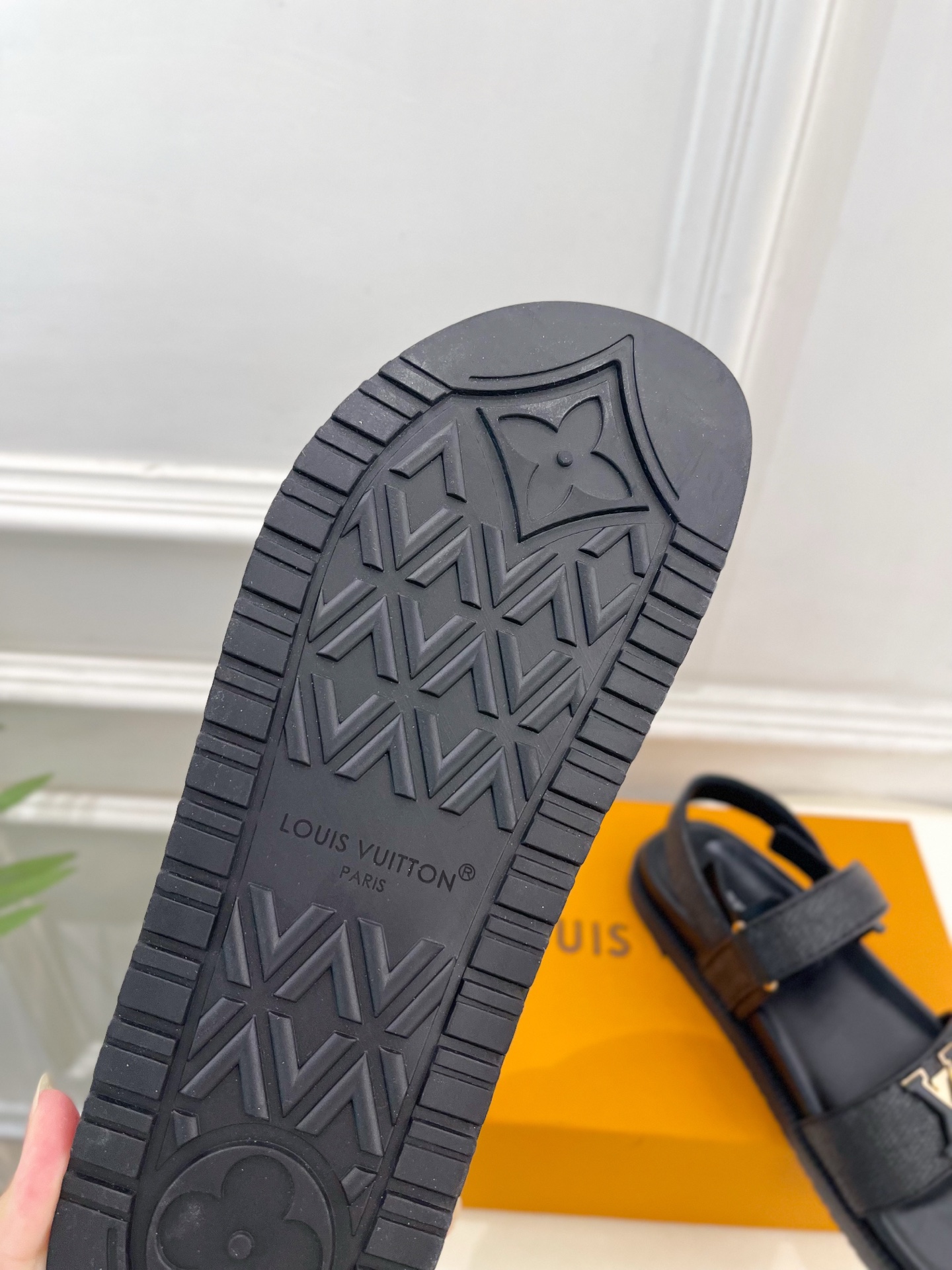 LV | 路易威登 26𝐬𝐬 🧡💚2026春夏新品 顶级版本‼️原版一致 专柜主打最新款 MARE系列LV字母扣 LV | 路易威登 26𝐬𝐬 🧡💚2026春夏新品 顶级版本‼️原版一致 专柜主打最新款 MARE系列LV字母扣