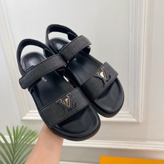 LV | 路易威登 26𝐬𝐬 🧡💚2026春夏新品 顶级版本‼️原版一致 专柜主打最新款 MARE系列LV字母扣 LV | 路易威登 26𝐬𝐬 🧡💚2026春夏新品 顶级版本‼️原版一致 专柜主打最新款 MARE系列LV字母扣