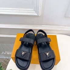 LV | 路易威登 26𝐬𝐬 🧡💚2026春夏新品 顶级版本‼️原版一致 专柜主打最新款 MARE系列LV字母扣 LV | 路易威登 26𝐬𝐬 🧡💚2026春夏新品 顶级版本‼️原版一致 专柜主打最新款 MARE系列LV字母扣