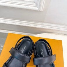 LV | 路易威登 26𝐬𝐬 🧡💚2026春夏新品 顶级版本‼️原版一致 专柜主打最新款 MARE系列LV字母扣 LV | 路易威登 26𝐬𝐬 🧡💚2026春夏新品 顶级版本‼️原版一致 专柜主打最新款 MARE系列LV字母扣