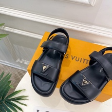 LV | 路易威登 26𝐬𝐬 🧡💚2026春夏新品 顶级版本‼️原版一致 专柜主打最新款 MARE系列LV字母扣 LV | 路易威登 26𝐬𝐬 🧡💚2026春夏新品 顶级版本‼️原版一致 专柜主打最新款 MARE系列LV字母扣