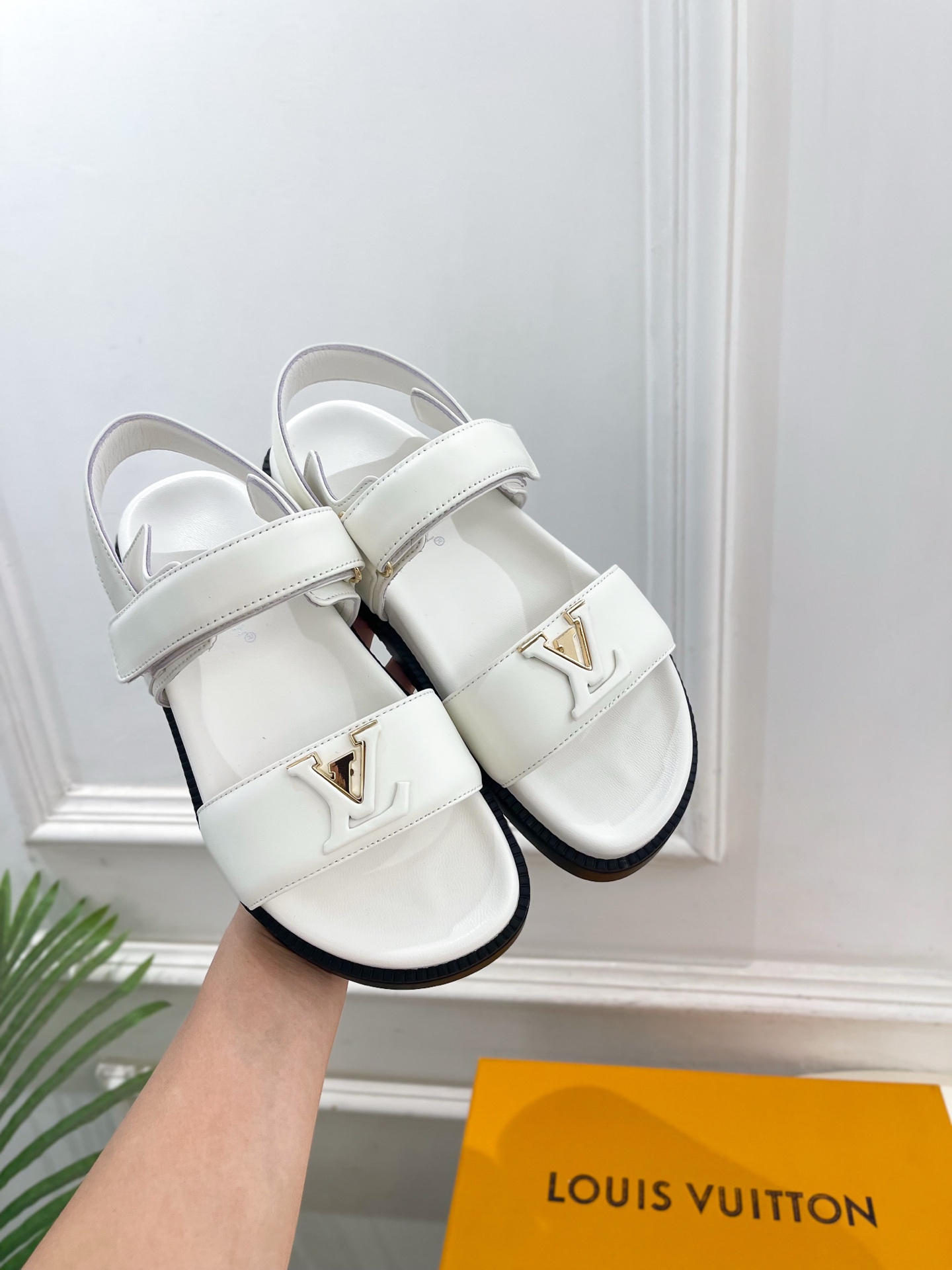 LV | 路易威登 26𝐬𝐬 🧡💚2026春夏新品 顶级版本‼️原版一致 专柜主打最新款 MARE系列LV字母扣 LV | 路易威登 26𝐬𝐬 🧡💚2026春夏新品 顶级版本‼️原版一致 专柜主打最新款 MARE系列LV字母扣