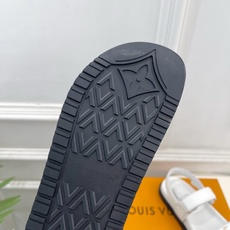 LV | 路易威登 26𝐬𝐬 🧡💚2026春夏新品 顶级版本‼️原版一致 专柜主打最新款 MARE系列LV字母扣 LV | 路易威登 26𝐬𝐬 🧡💚2026春夏新品 顶级版本‼️原版一致 专柜主打最新款 MARE系列LV字母扣