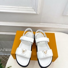 LV | 路易威登 26𝐬𝐬 🧡💚2026春夏新品 顶级版本‼️原版一致 专柜主打最新款 MARE系列LV字母扣 LV | 路易威登 26𝐬𝐬 🧡💚2026春夏新品 顶级版本‼️原版一致 专柜主打最新款 MARE系列LV字母扣