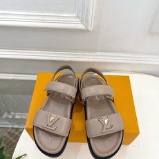 LV | 路易威登 26𝐬𝐬 🧡💚2026春夏新品 顶级版本‼️原版一致 专柜主打最新款 MARE系列LV字母扣 LV | 路易威登 26𝐬𝐬 🧡💚2026春夏新品 顶级版本‼️原版一致 专柜主打最新款 MARE系列LV字母扣