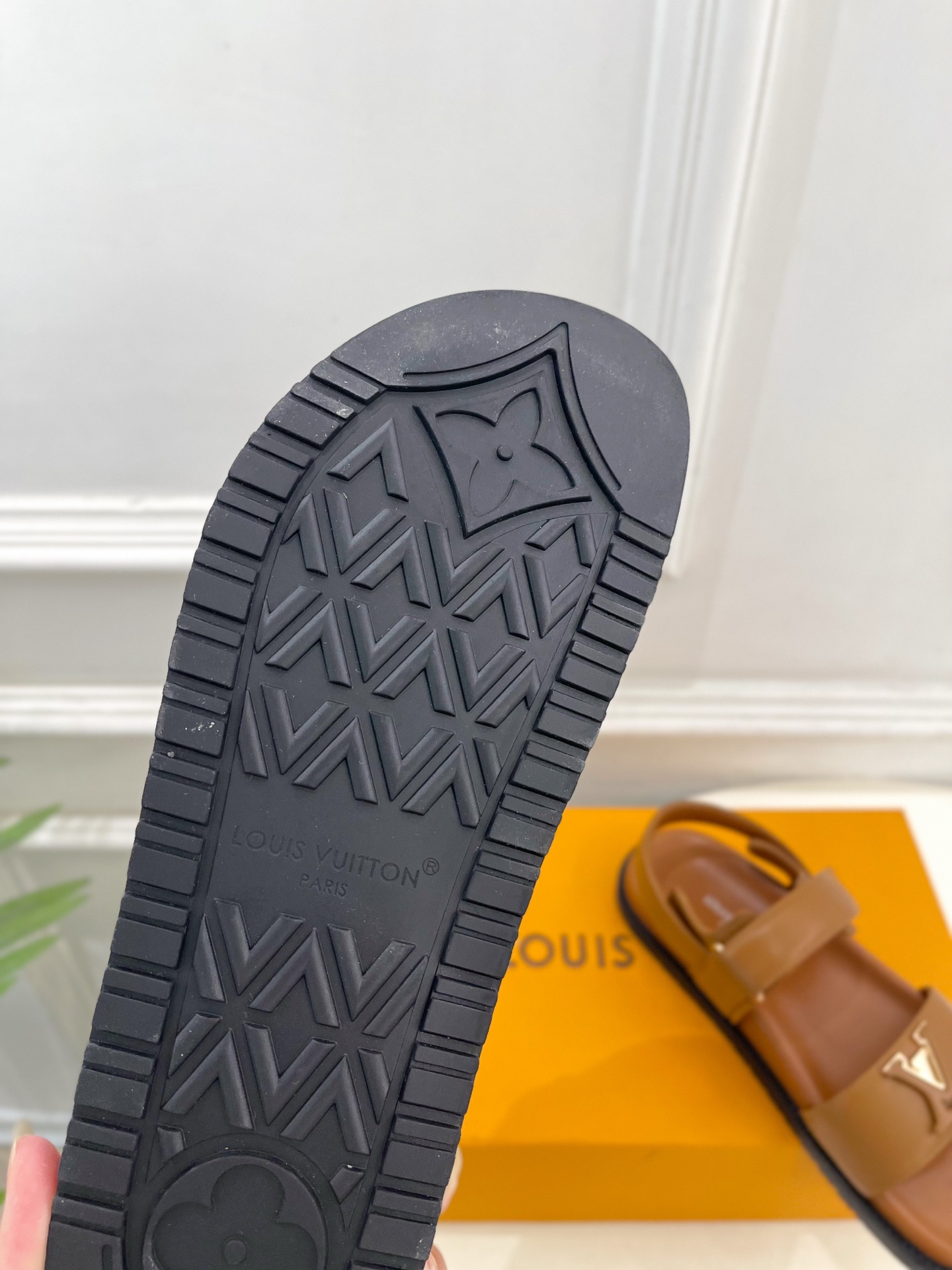 LV  | 路易威登   26𝐬𝐬  🧡💚2026春夏新品 顶级版本‼️原版一致 专柜主打最新款 MARE系列LV字母扣