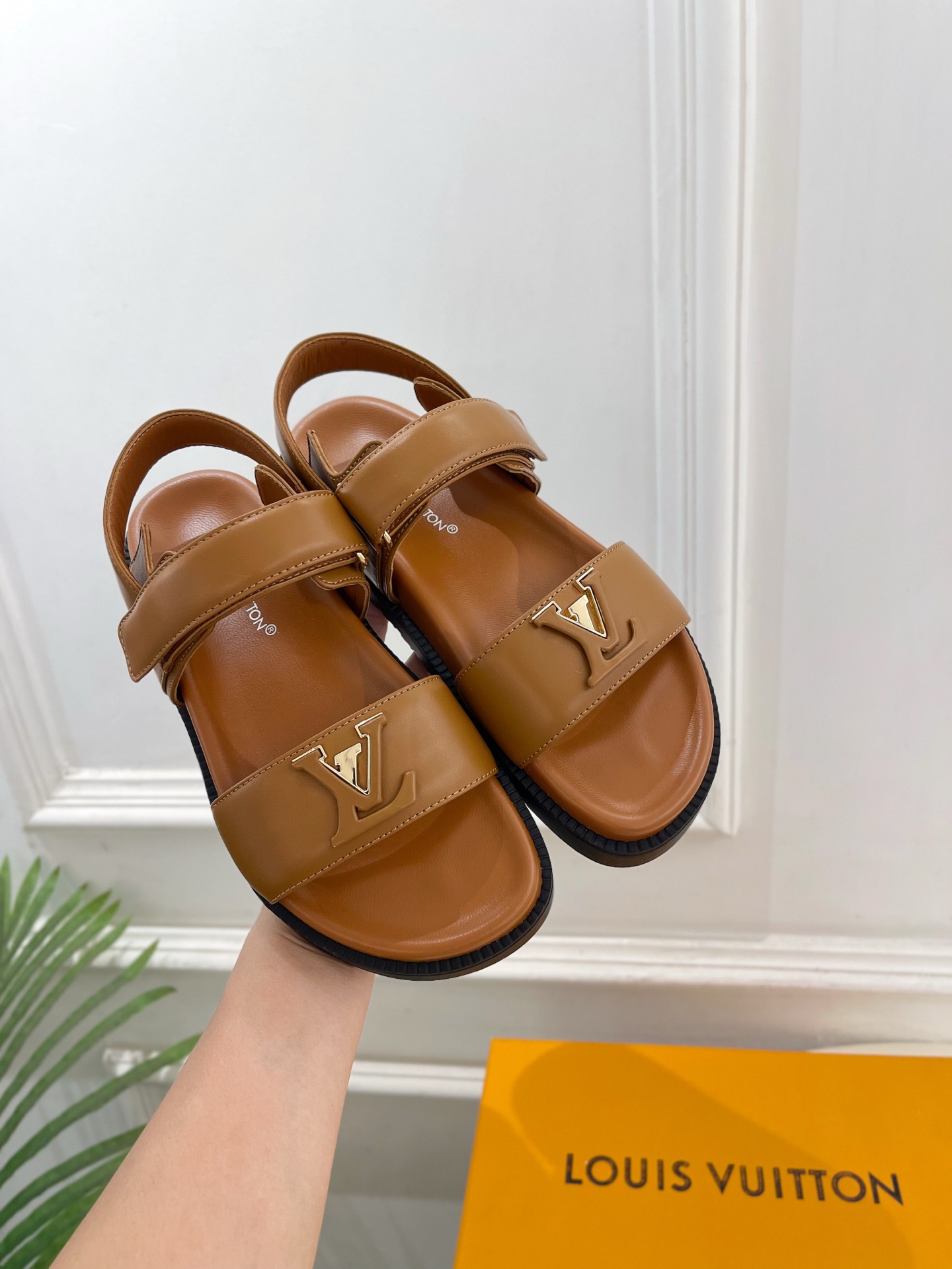 LV  | 路易威登   26𝐬𝐬  🧡💚2026春夏新品 顶级版本‼️原版一致 专柜主打最新款 MARE系列LV字母扣