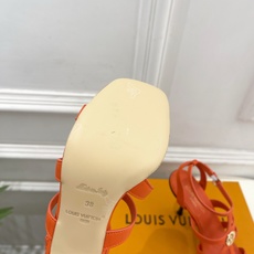 LV | 路易威登 26𝐬𝐬 🧡💚2026 春夏新款 顶级版本‼️原版一致 专柜主打最新款 经典LV金属圆扣罗马高 LV | 路易威登 26𝐬𝐬 🧡💚2026 春夏新款 顶级版本‼️原版一致 专柜主打最新款 经典LV金属圆扣罗马高